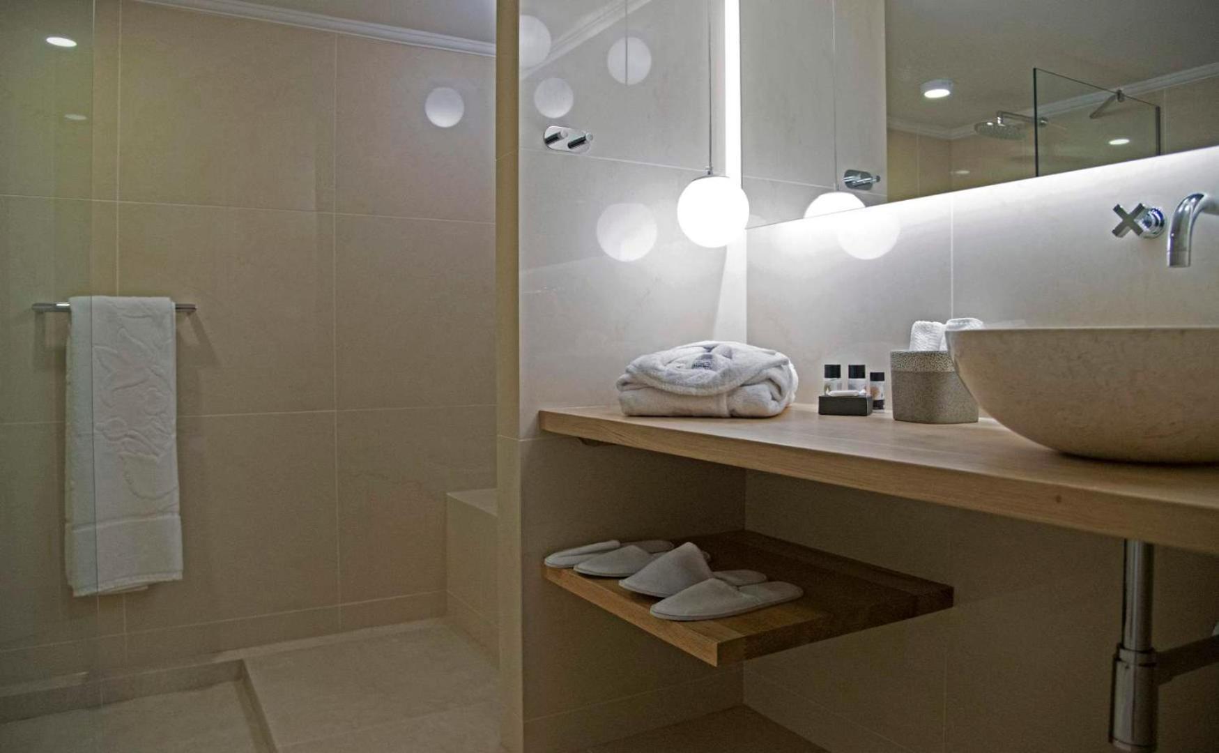 Four Streets Athens - Luxury Suites Apartments in Athens