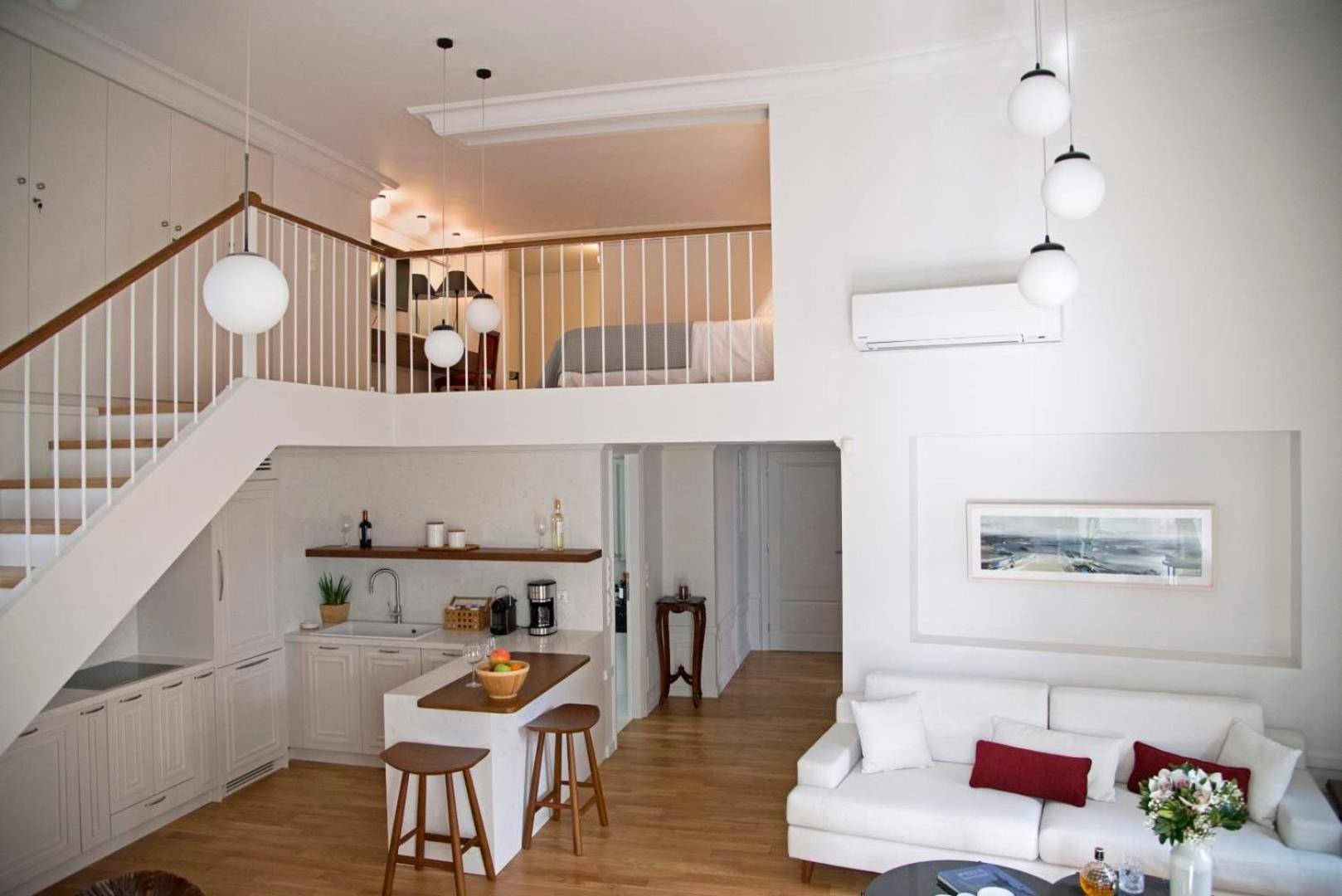 Four Streets Athens - Luxury Suites Apartments in Athens