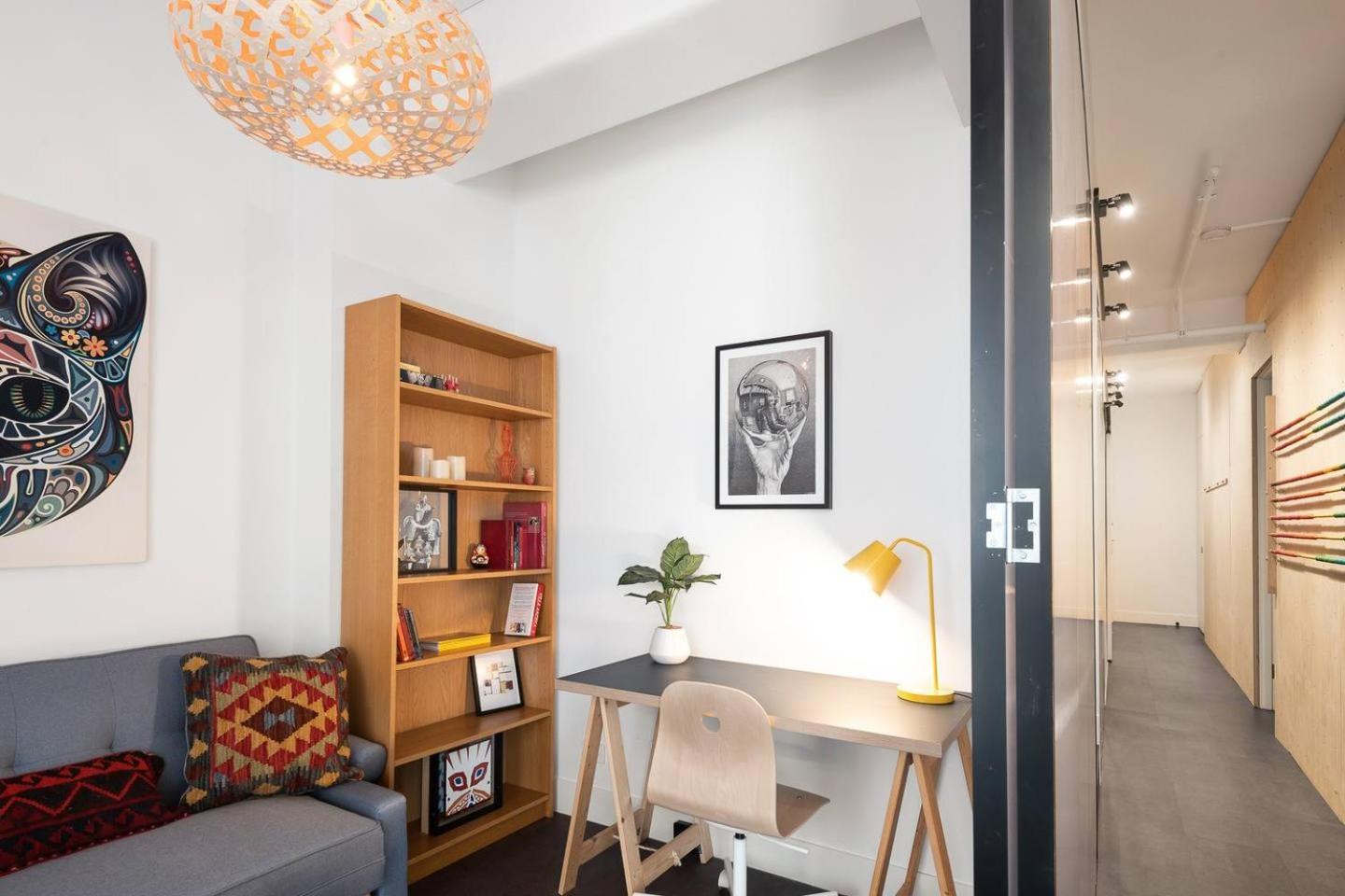 Spacious Designer Warehouse Melbourne CBD Apartment view 4