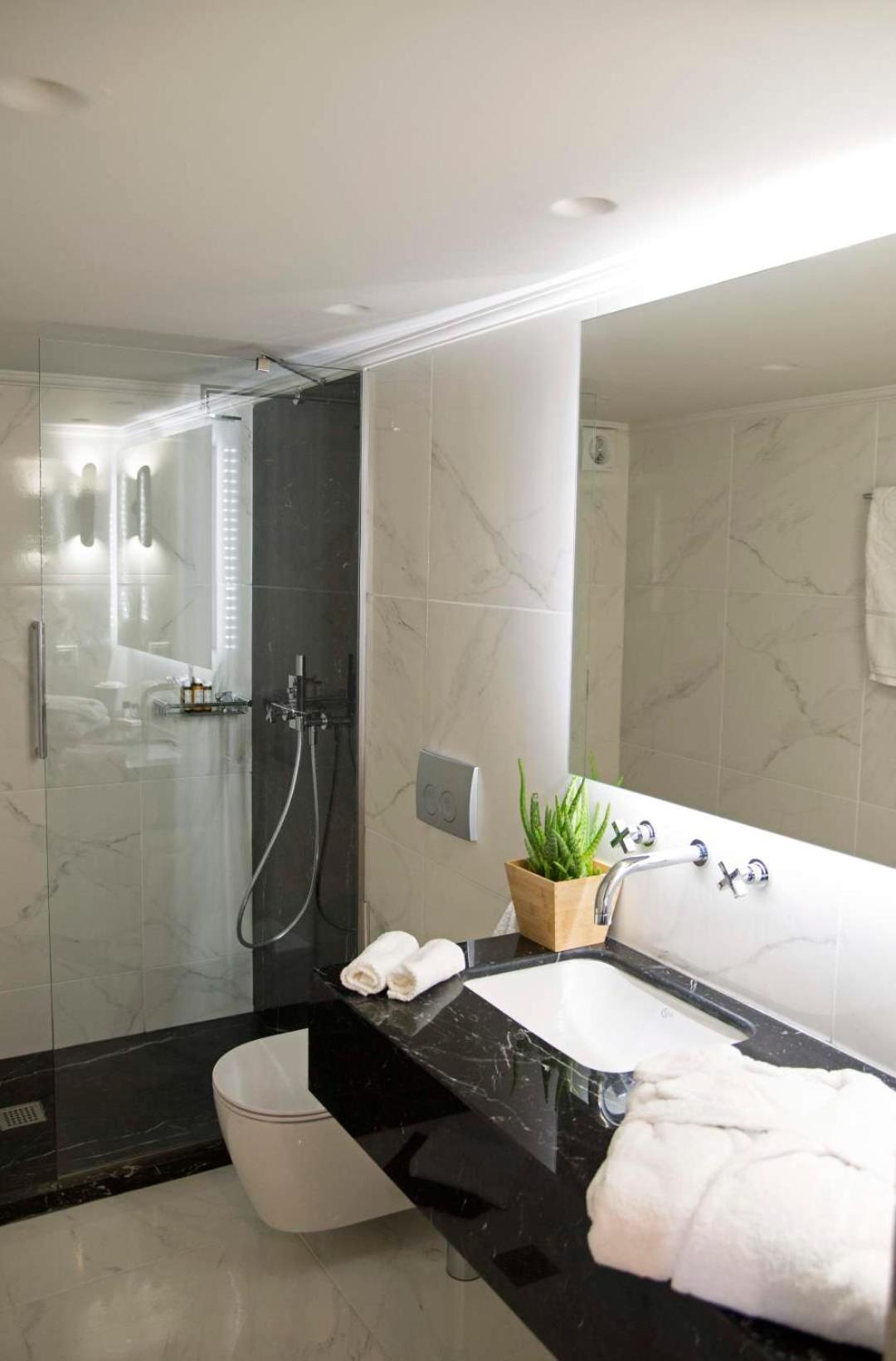 Four Streets Athens - Luxury Suites Apartments in Athens