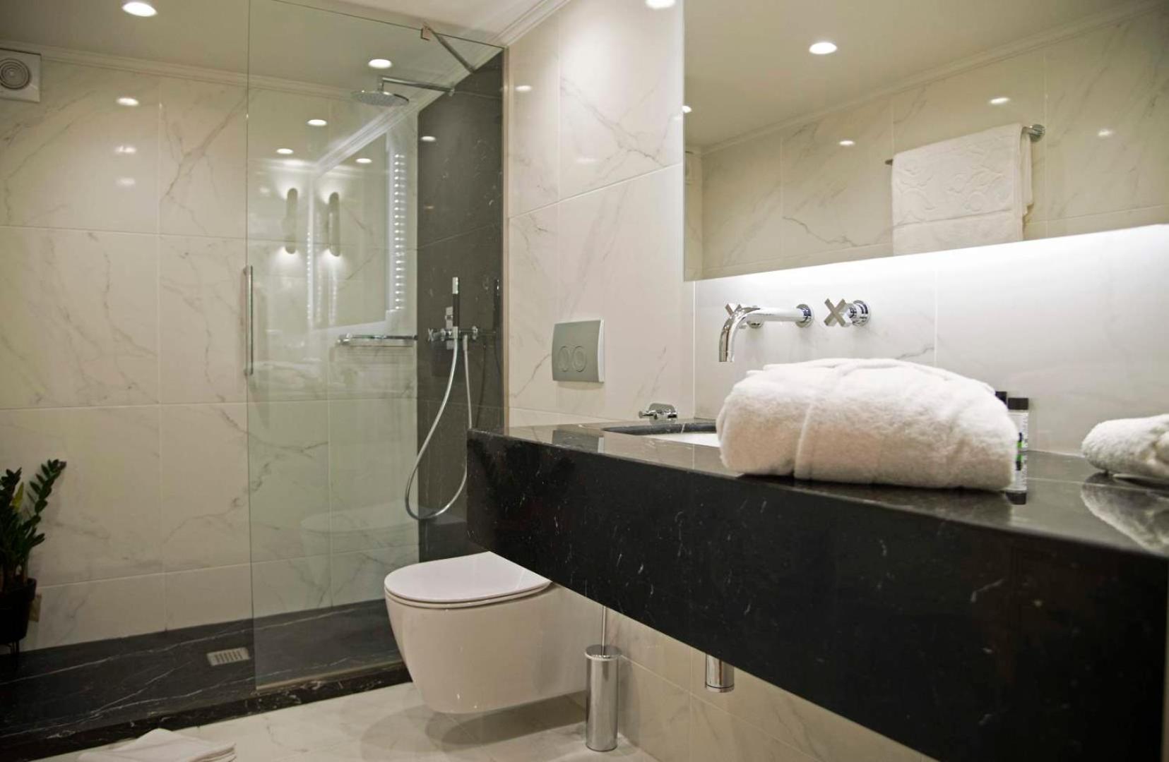 Four Streets Athens - Luxury Suites Apartments in Athens