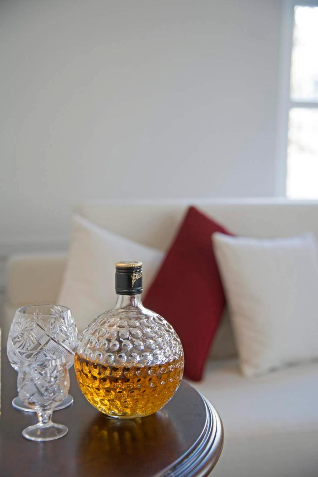 Four Streets Athens - Luxury Suites Apartments in Athens