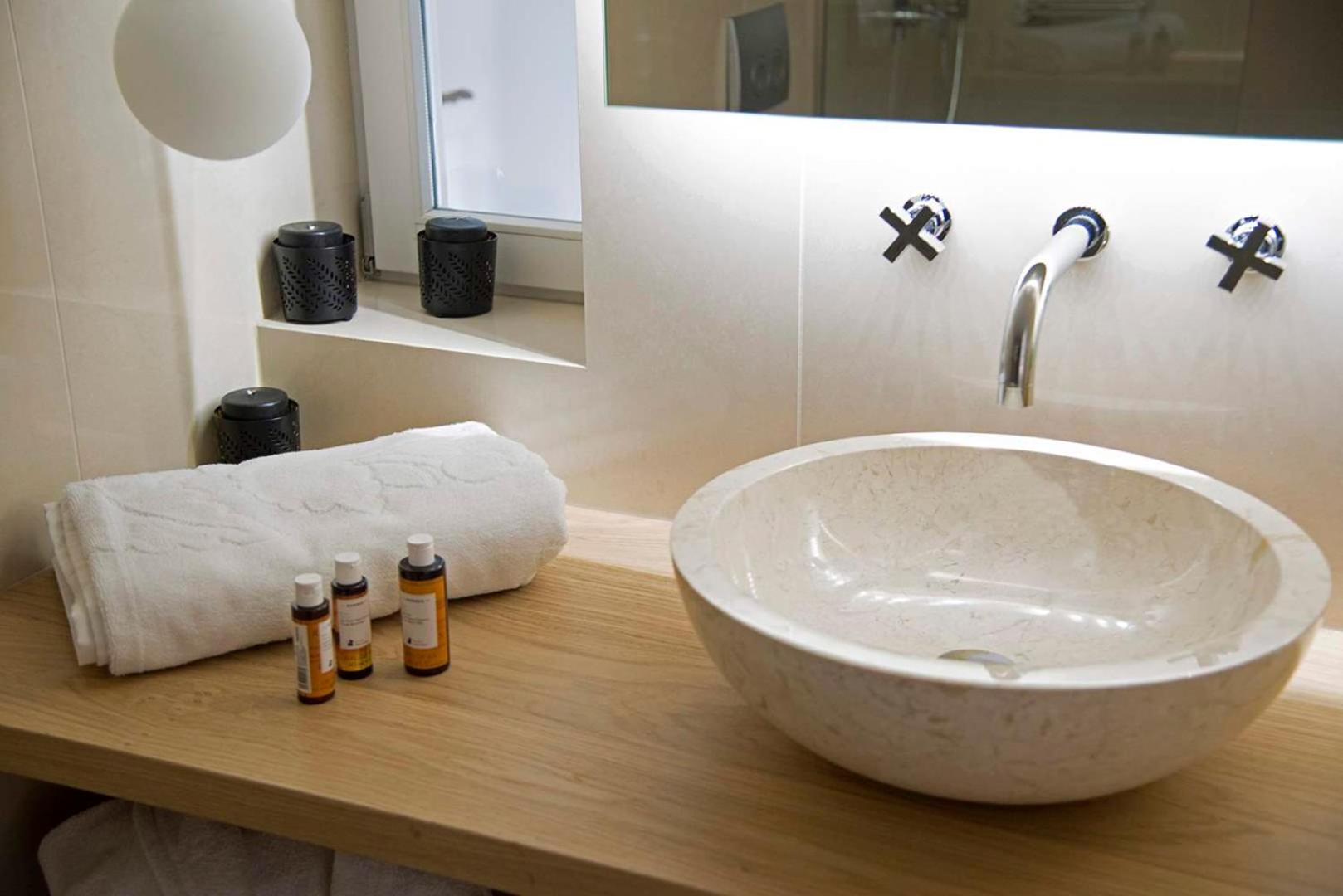 Four Streets Athens - Luxury Suites Apartments in Athens