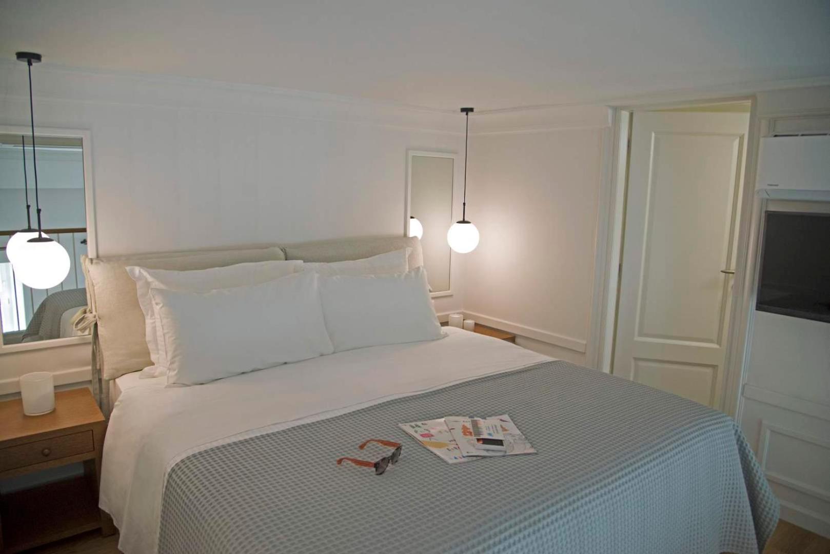 Four Streets Athens - Luxury Suites Apartments in Athens