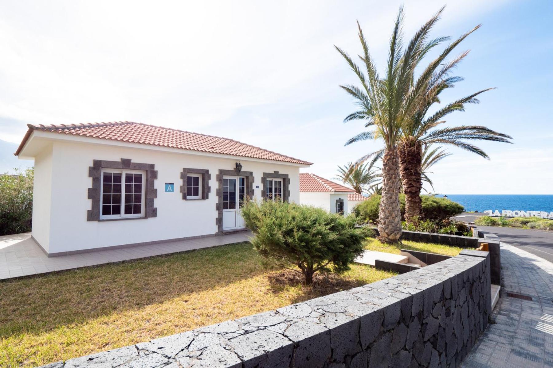 Bungalows Los Roques de Salmor view 2