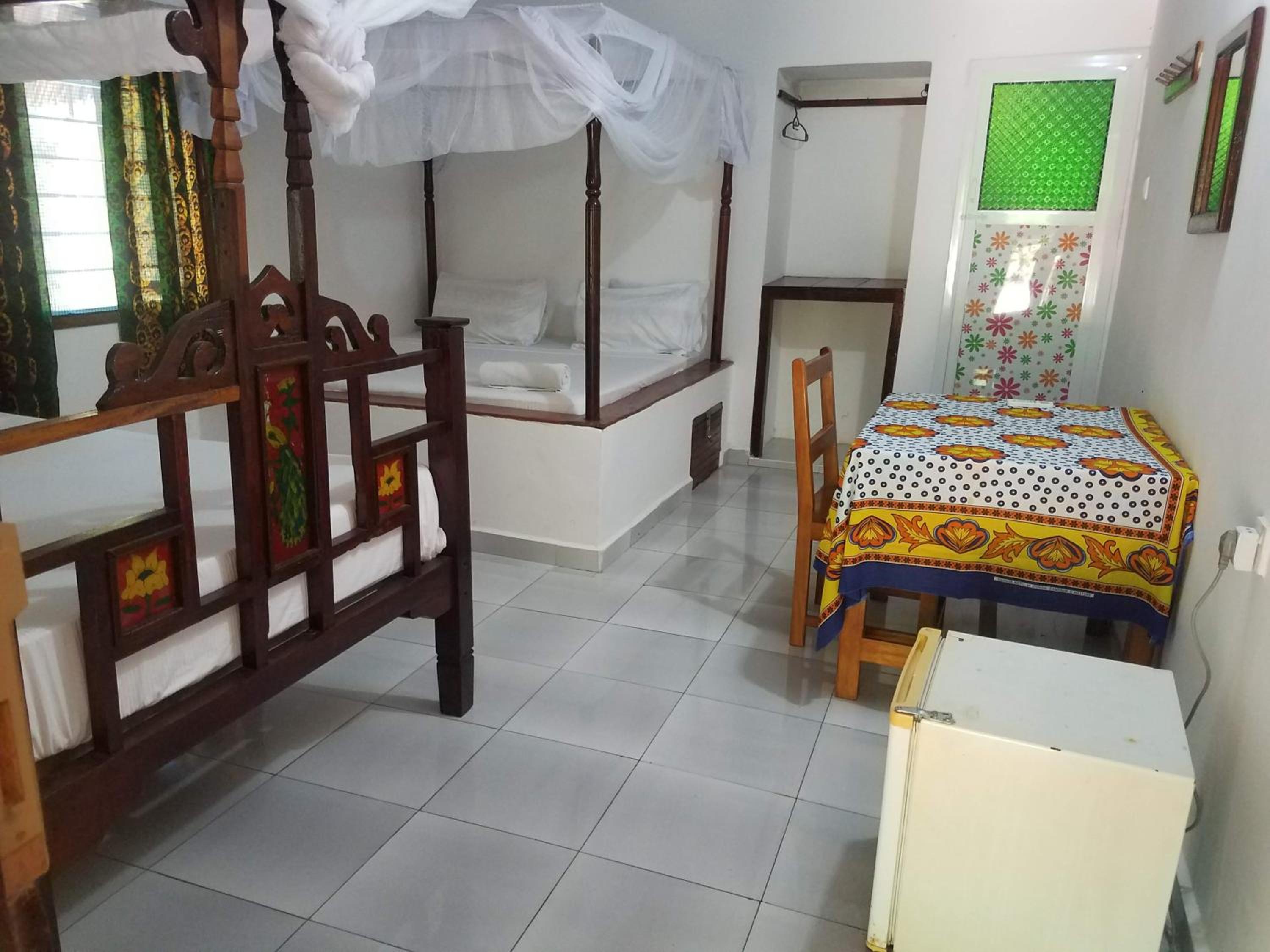 Baraka Aquarium Bungalows