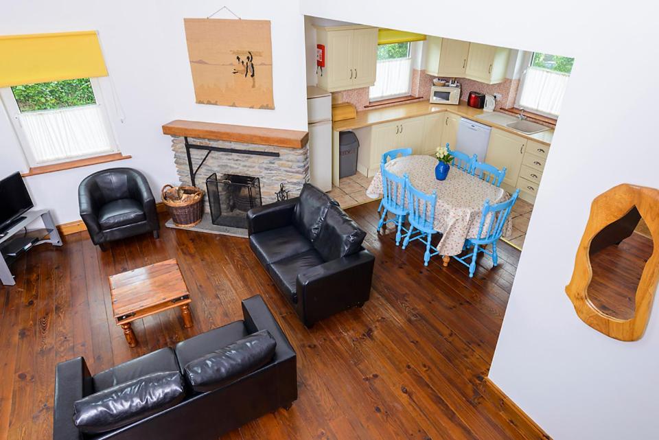 Dingle Centre Townhouse An Capall Dubh Dingle view 3
