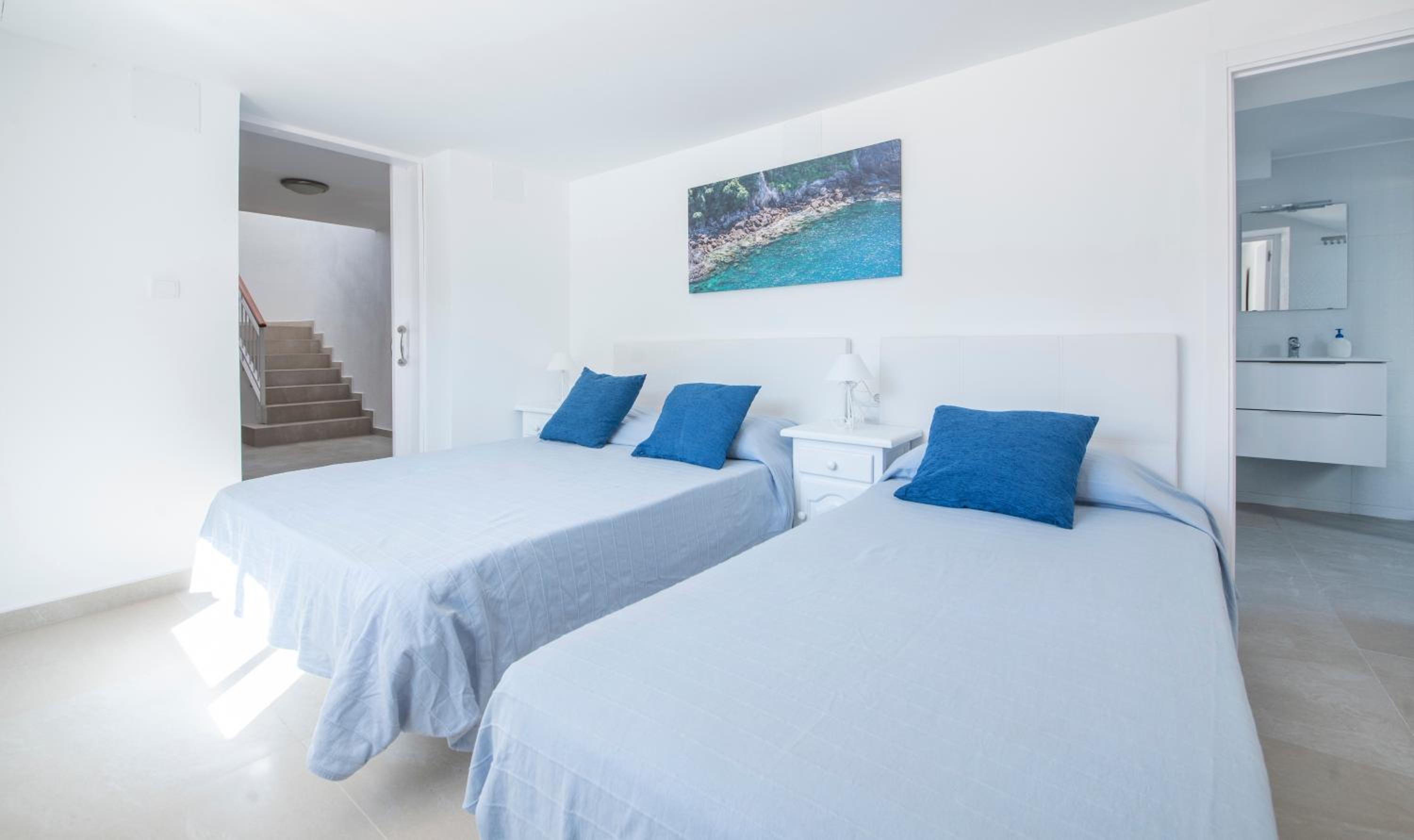 Villa Playa del Sur A 250 metros de una magnifica playa Capacidad más de 16 AC 6 Suites Piscina XL view 2
