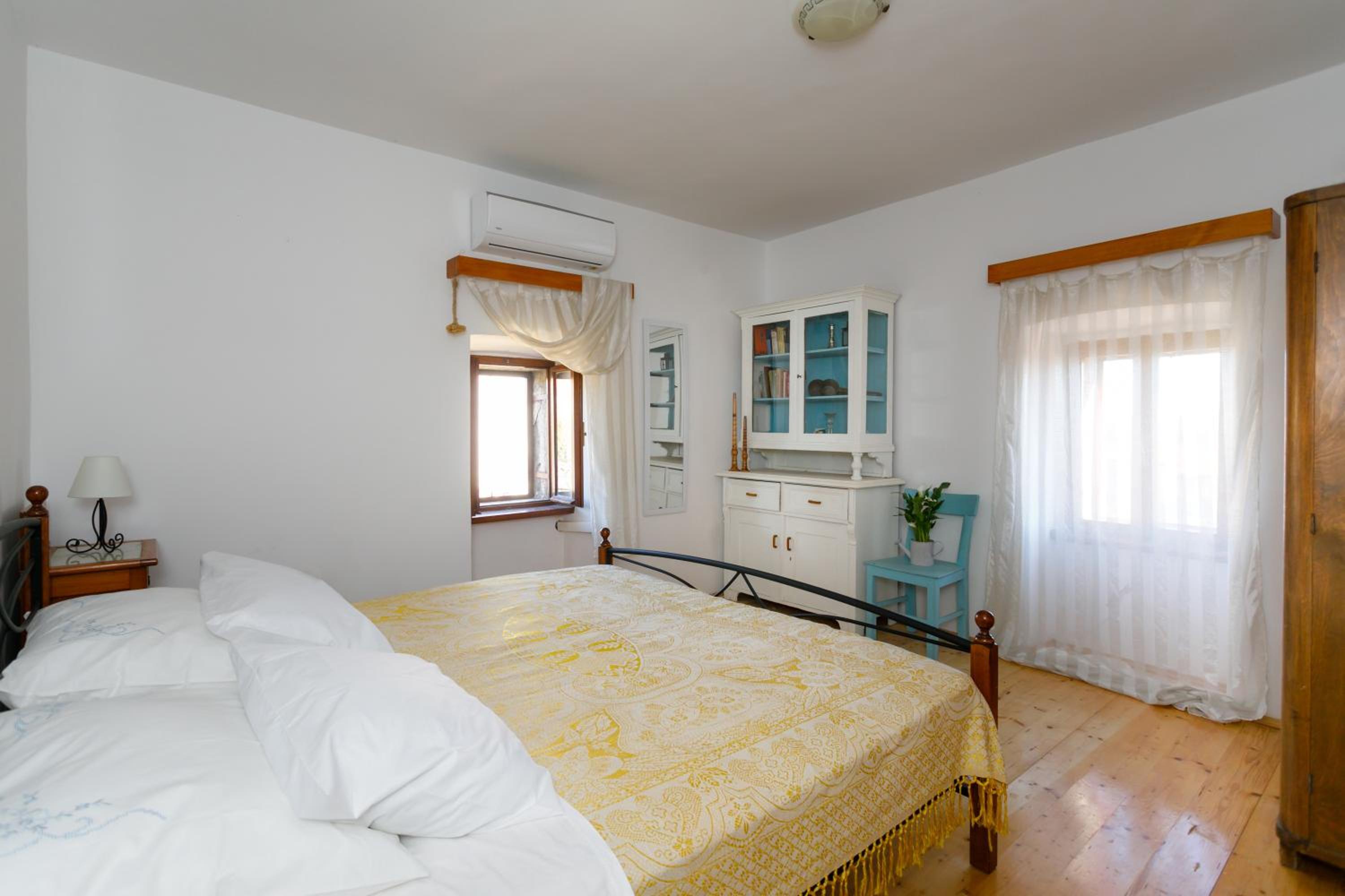 Apartment Ane view 3