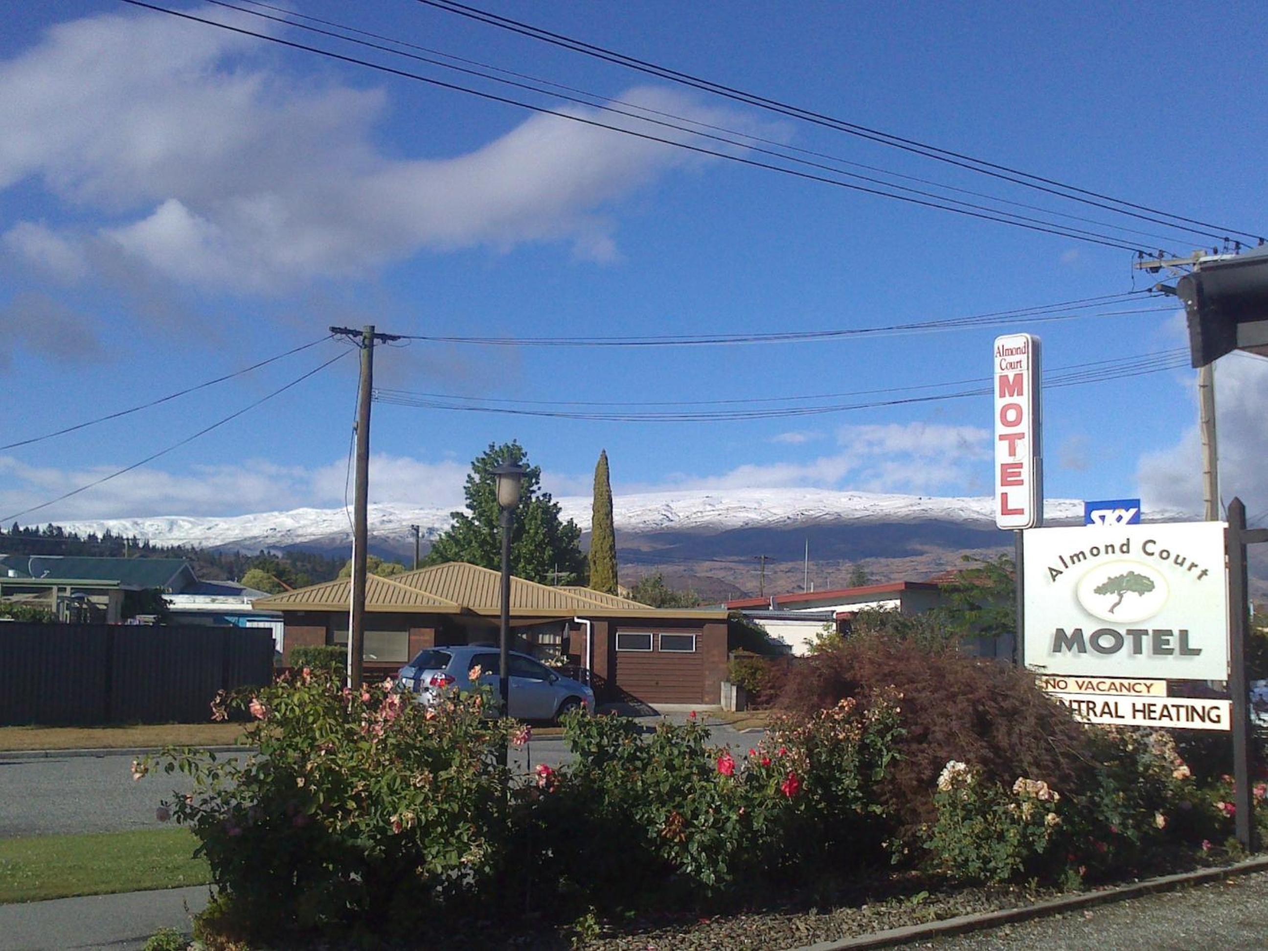 Almond Court Motel