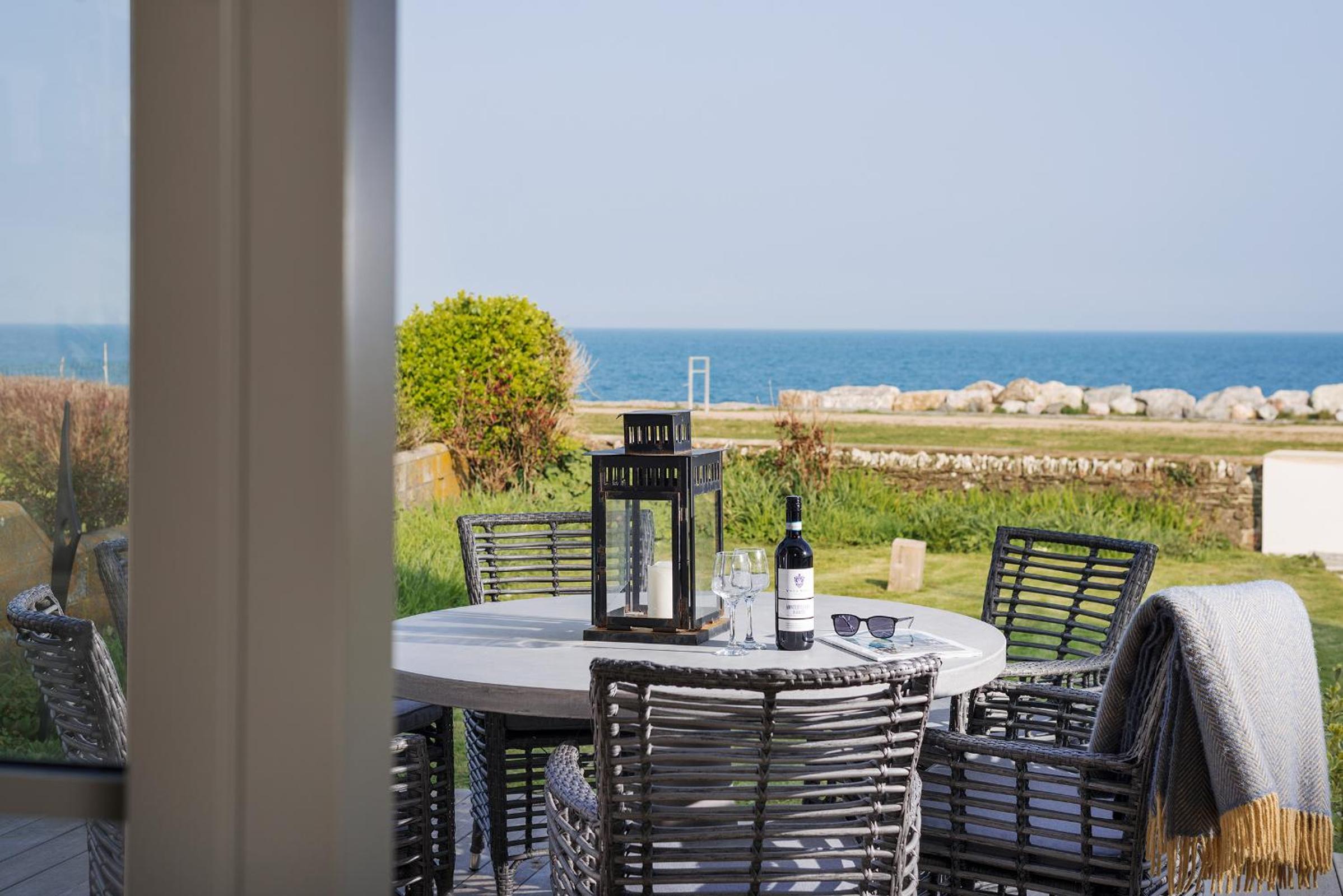 Beam Ends - Stunning Sea View, Parking, Allows Pet view 4