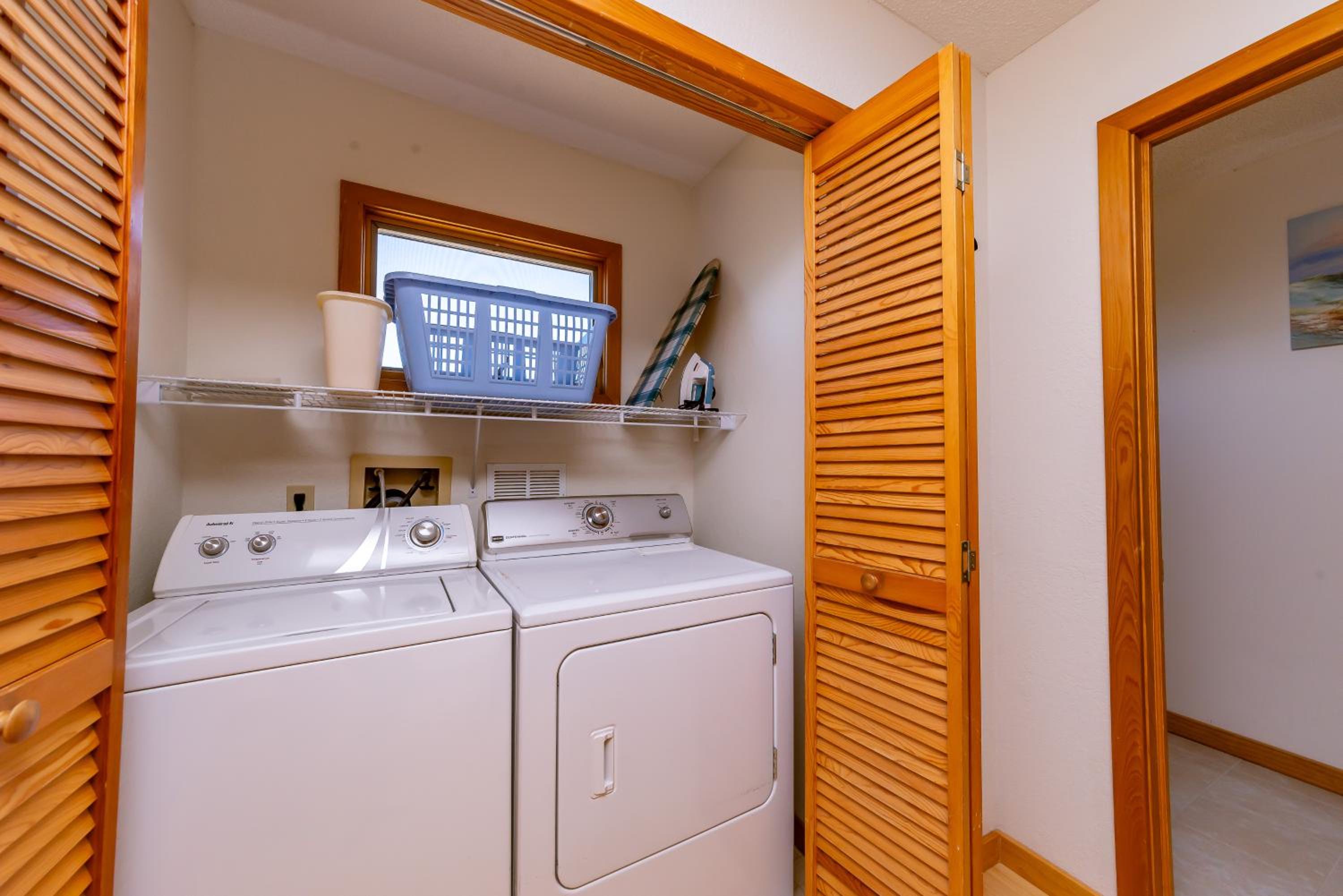Windhaven - Corolla, Whalehead, Beach 400 Yds, Pool, Hot Tub, Tiki Bar, Pets OK, Flex Stays