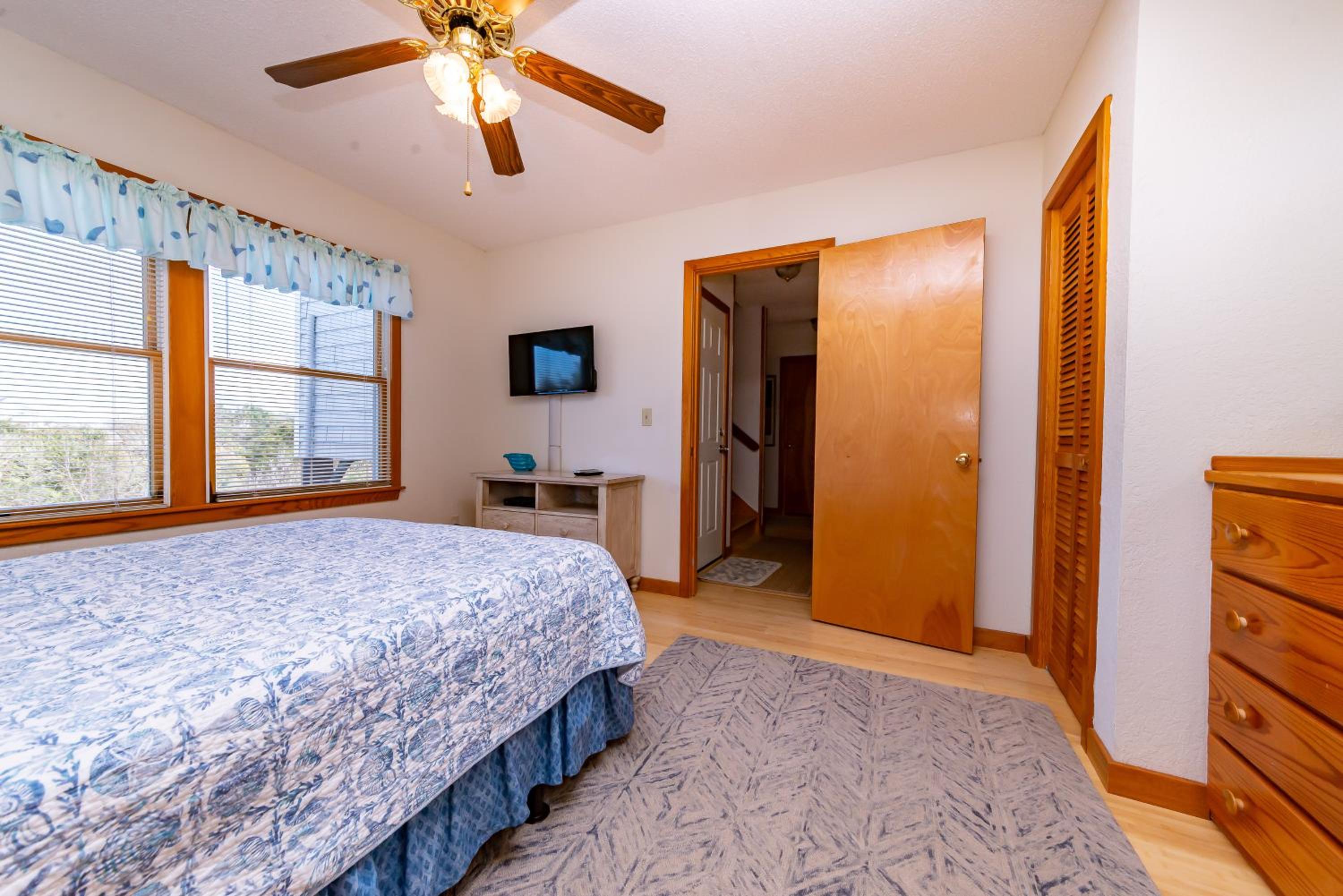 Windhaven - Corolla, Whalehead, Beach 400 Yds, Pool, Hot Tub, Tiki Bar, Pets OK, Flex Stays