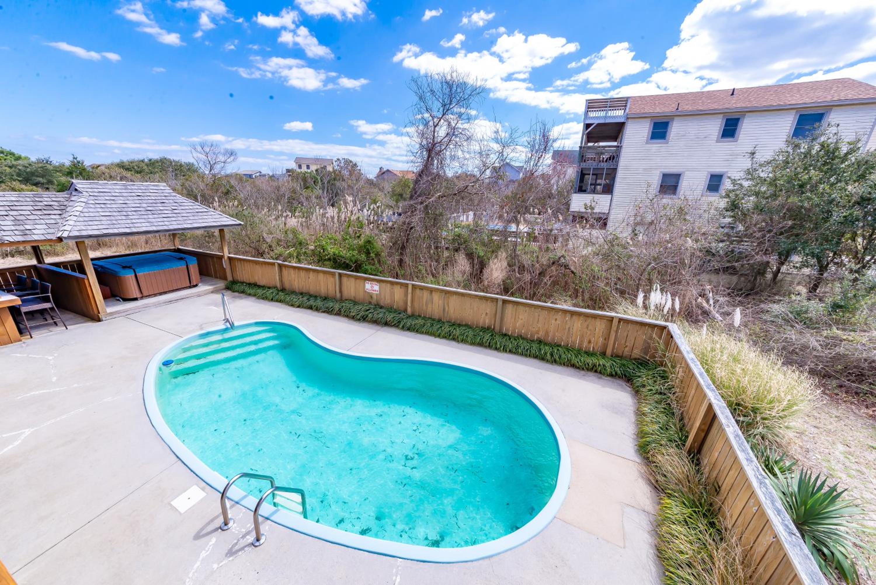 Windhaven - Corolla, Whalehead, Beach 400 Yds, Pool, Hot Tub, Tiki Bar, Pets OK, Flex Stays