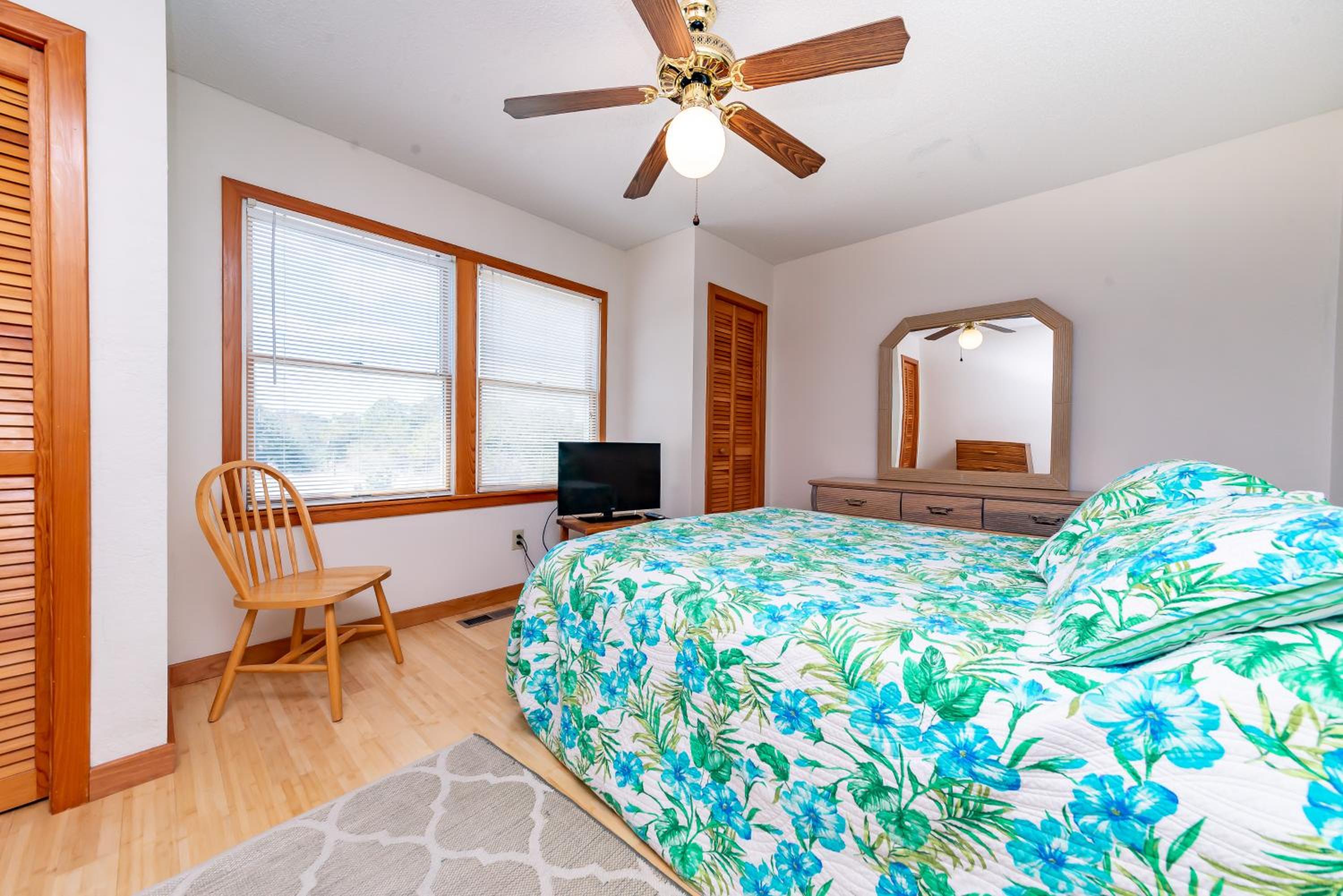 Windhaven - Corolla, Whalehead, Beach 400 Yds, Pool, Hot Tub, Tiki Bar, Pets OK, Flex Stays