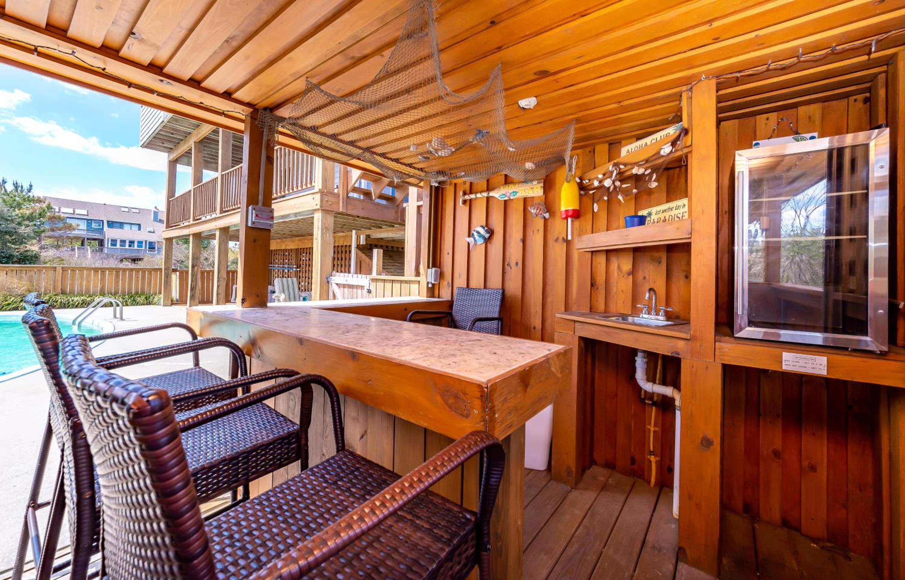 Windhaven - Corolla, Whalehead, Beach 400 Yds, Pool, Hot Tub, Tiki Bar, Pets OK, Flex Stays