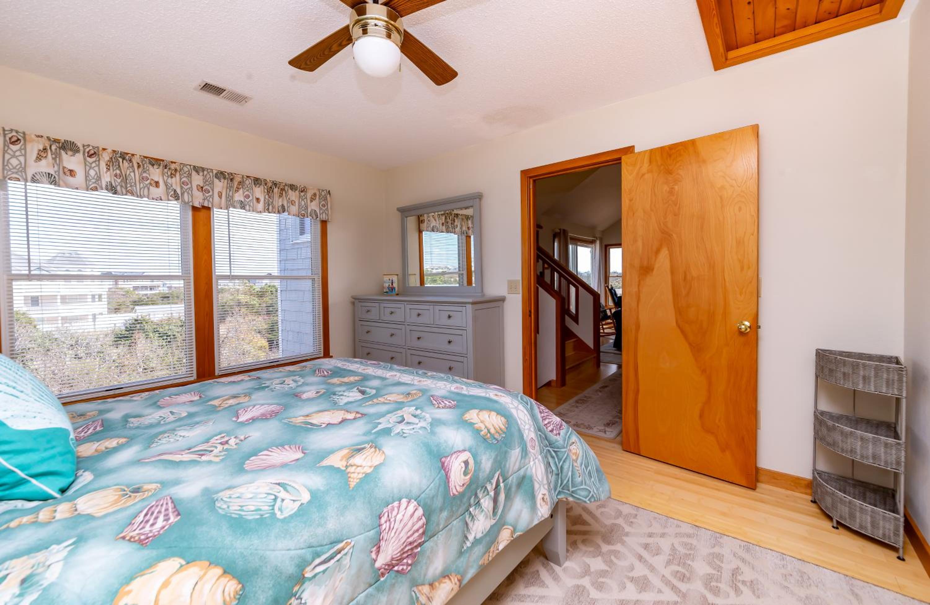 Windhaven - Corolla, Whalehead, Beach 400 Yds, Pool, Hot Tub, Tiki Bar, Pets OK, Flex Stays