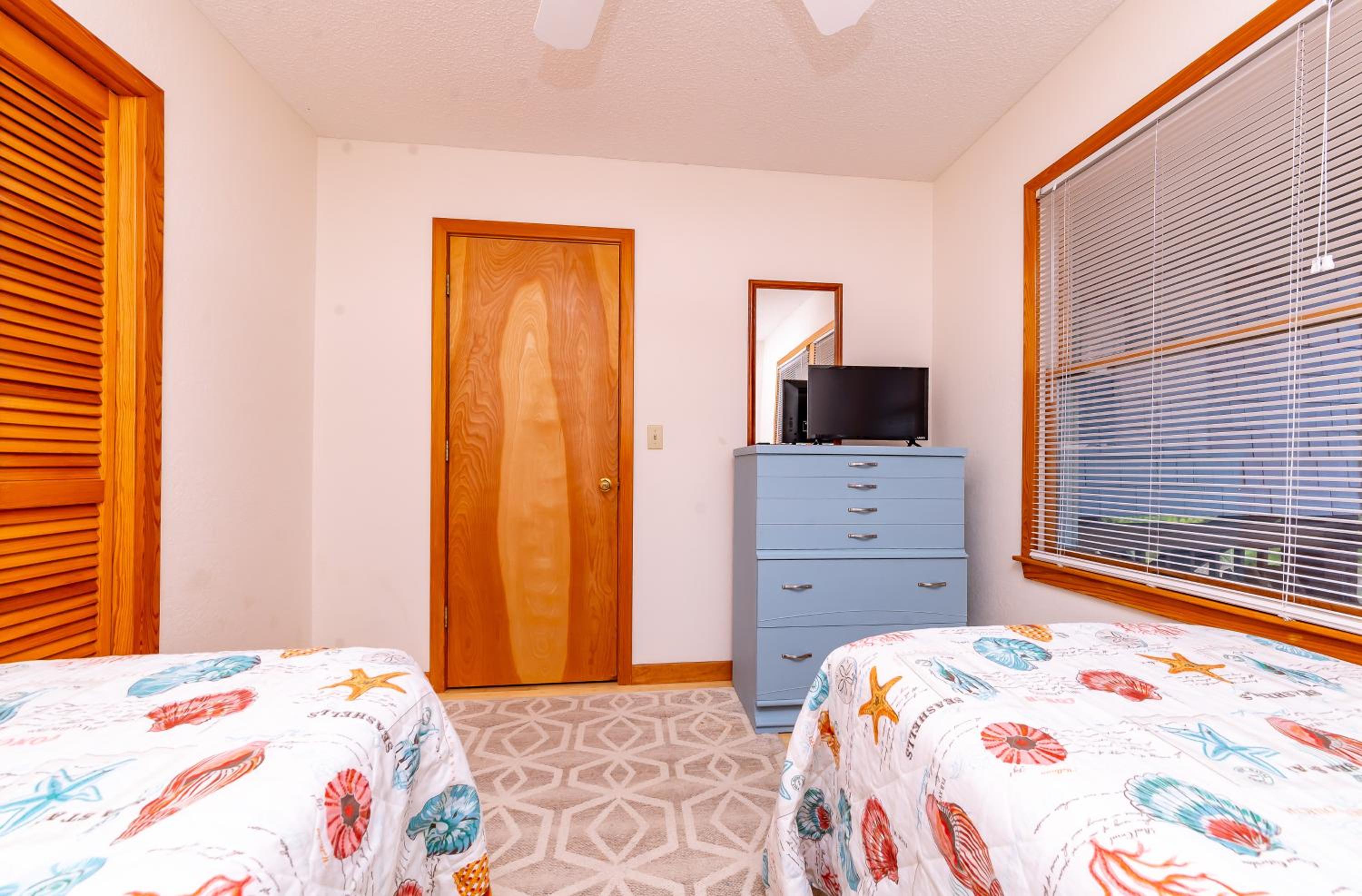 Windhaven - Corolla, Whalehead, Beach 400 Yds, Pool, Hot Tub, Tiki Bar, Pets OK, Flex Stays