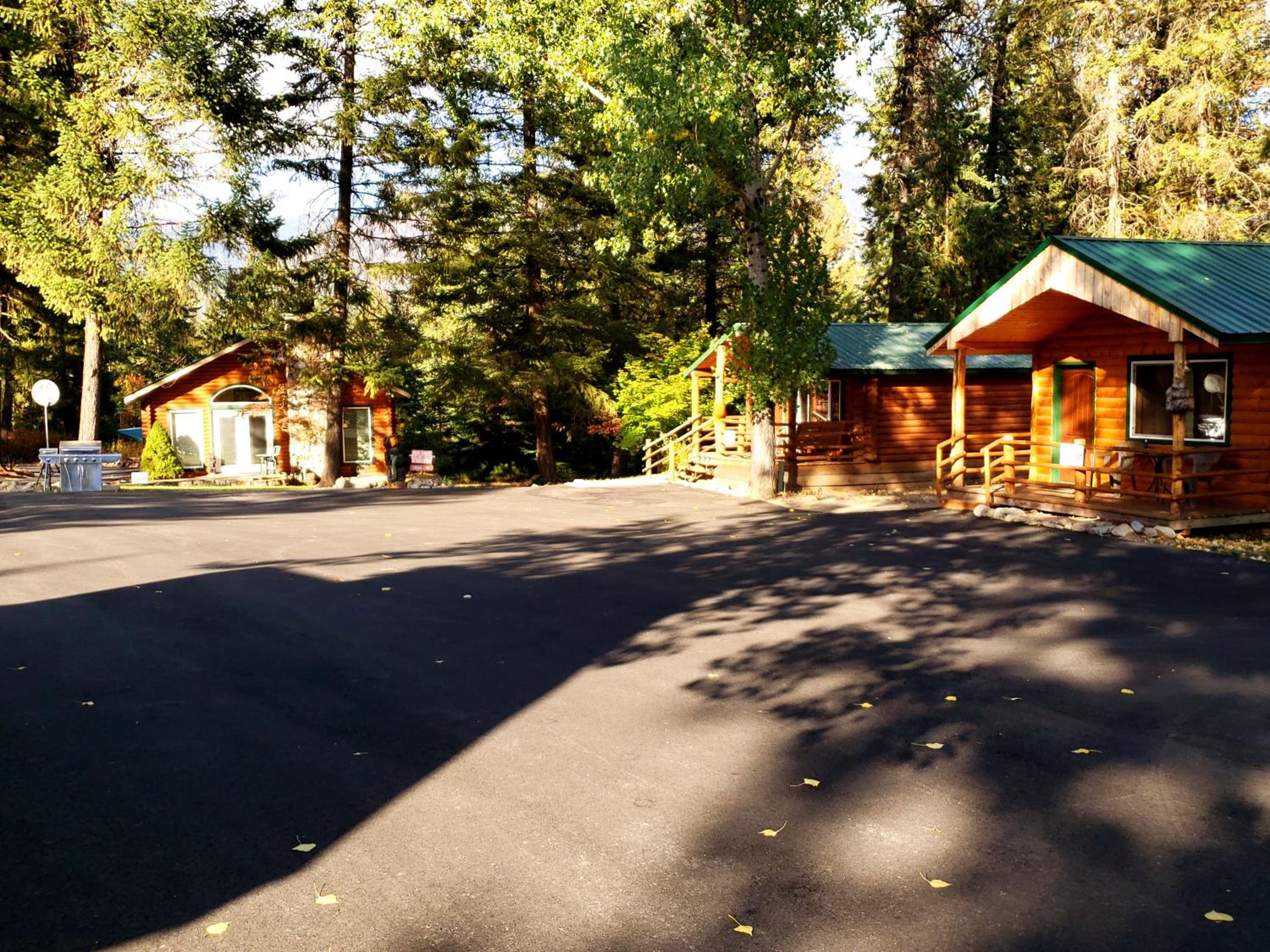 Riverfront Motel & Cabins