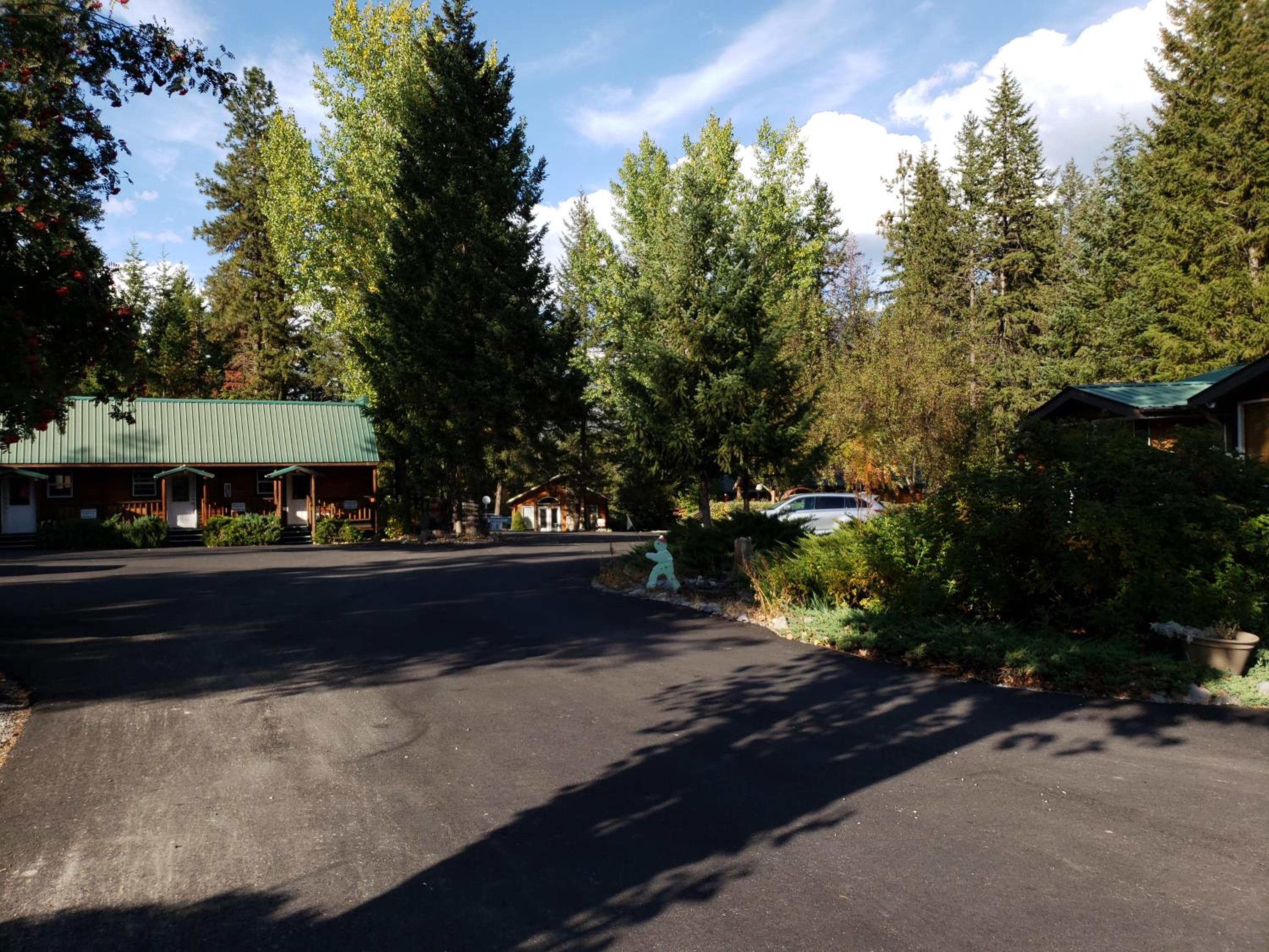 Riverfront Motel & Cabins
