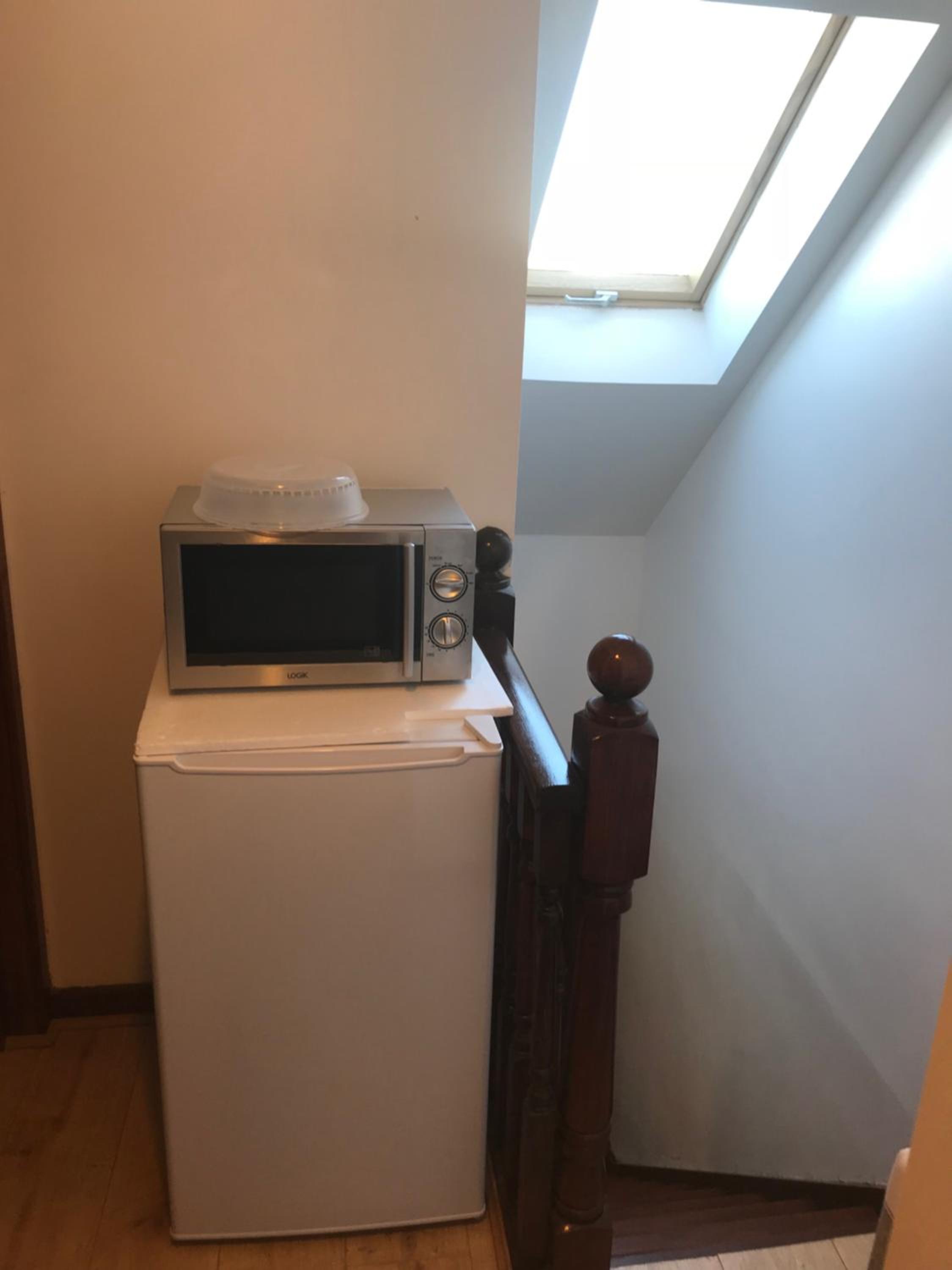 Oxford Vacations - Twin or Single Private Room Near Brookes University, Oxford Hospitals and EF Language College, Headington Oxford B - Property Image 4