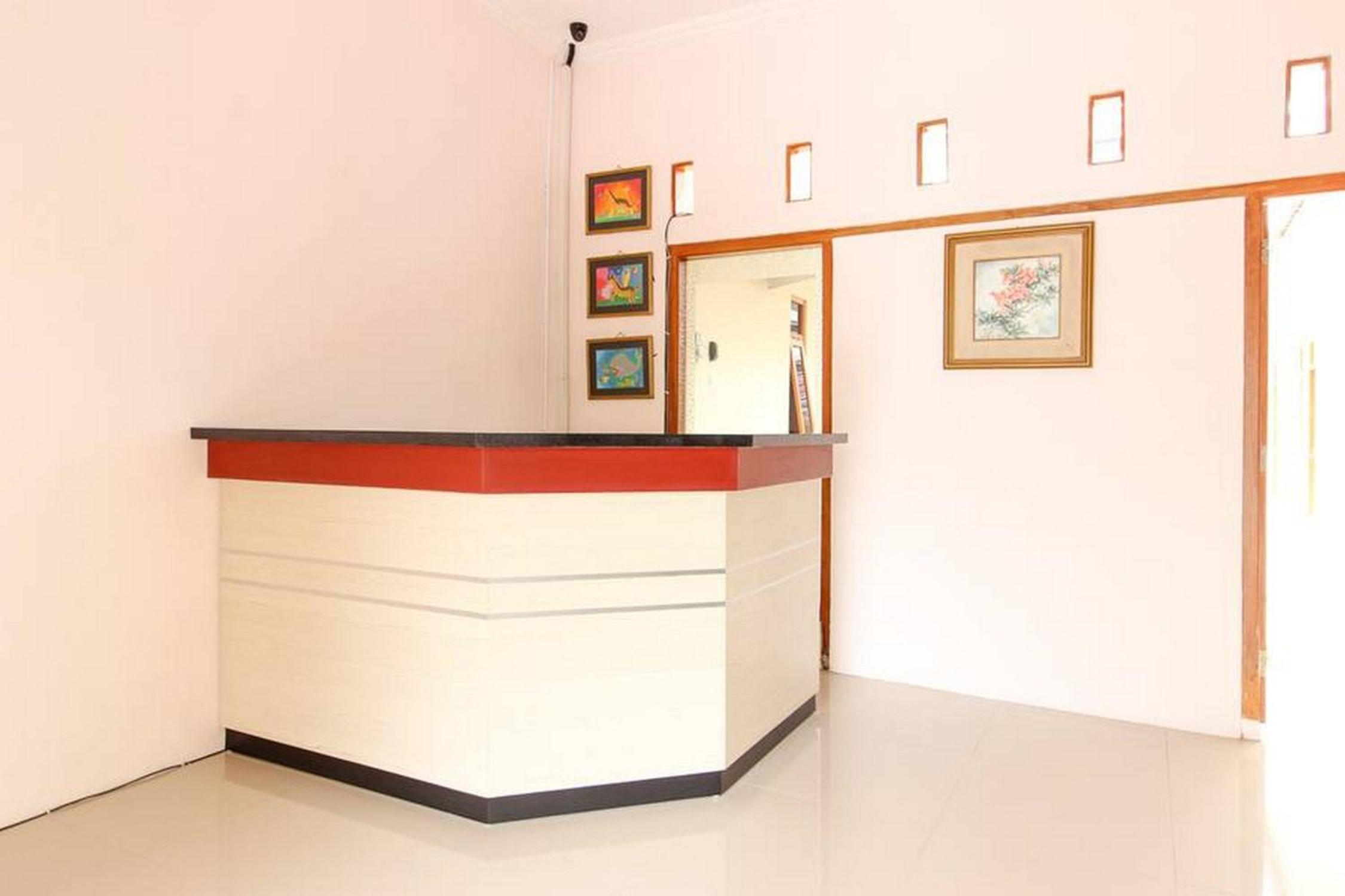RedDoorz near Balekambang City Park view 5