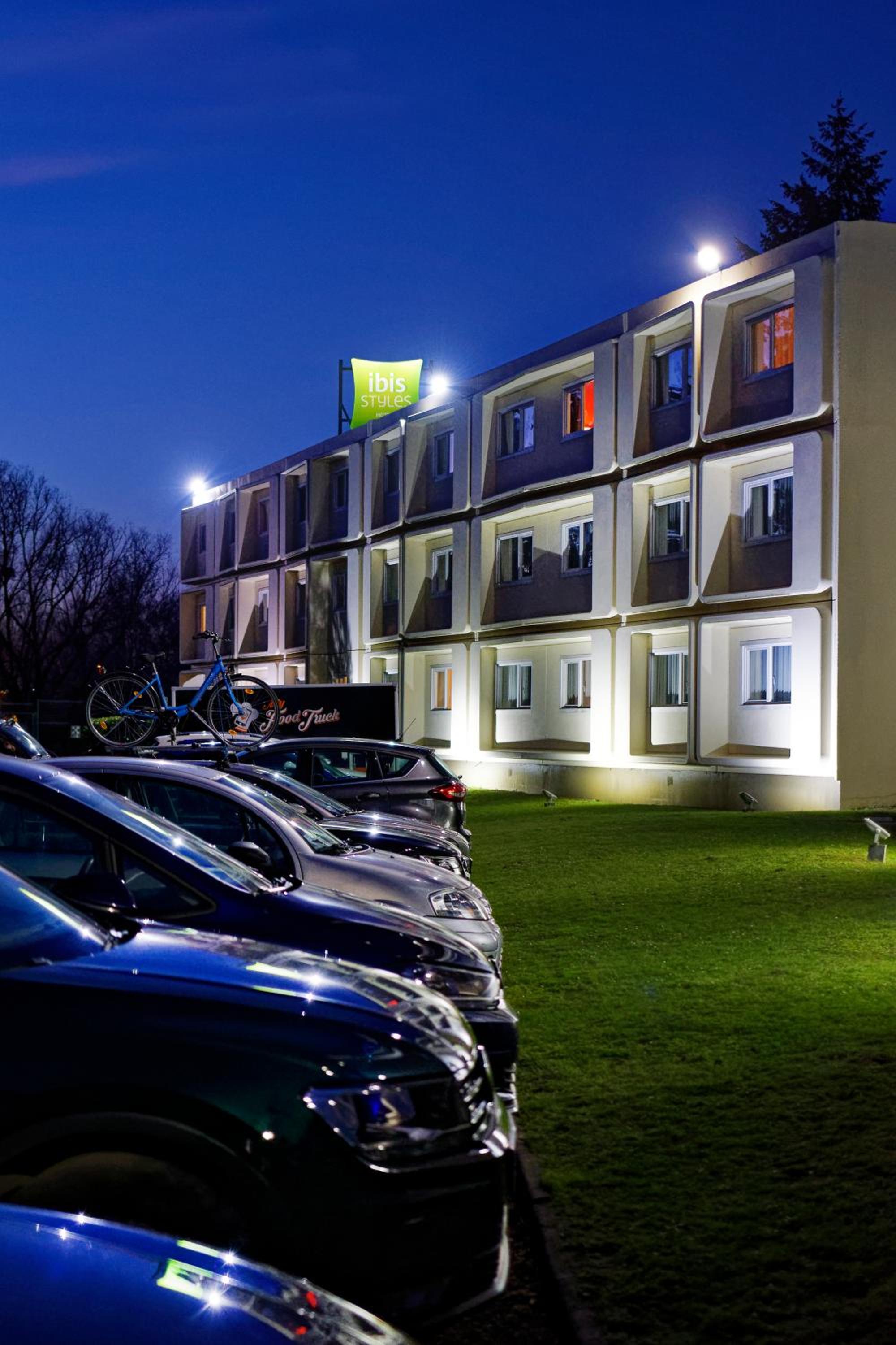 Chalon-Sur-Saone Vacations - ibis Styles Chalon sur Saone - Property Image 3