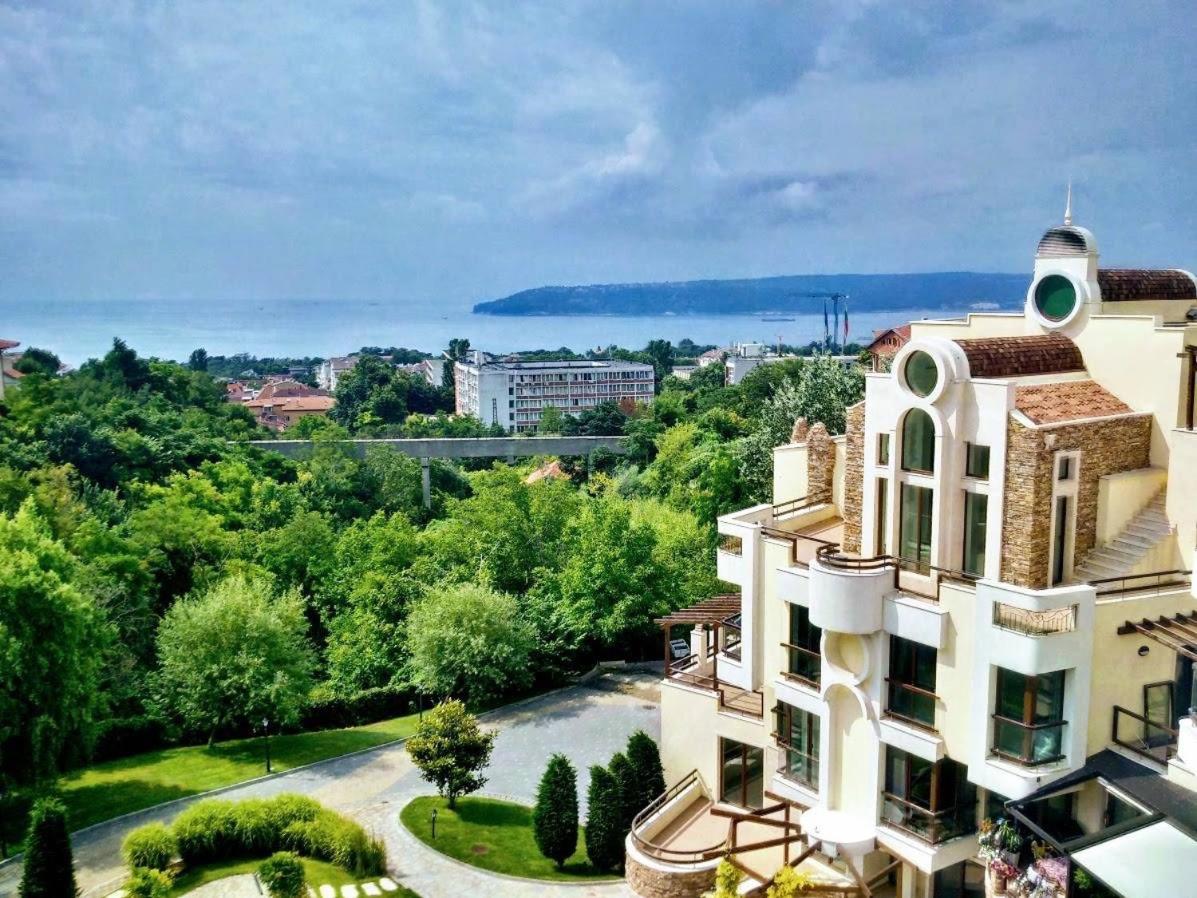 Tenerra Lux Apartment