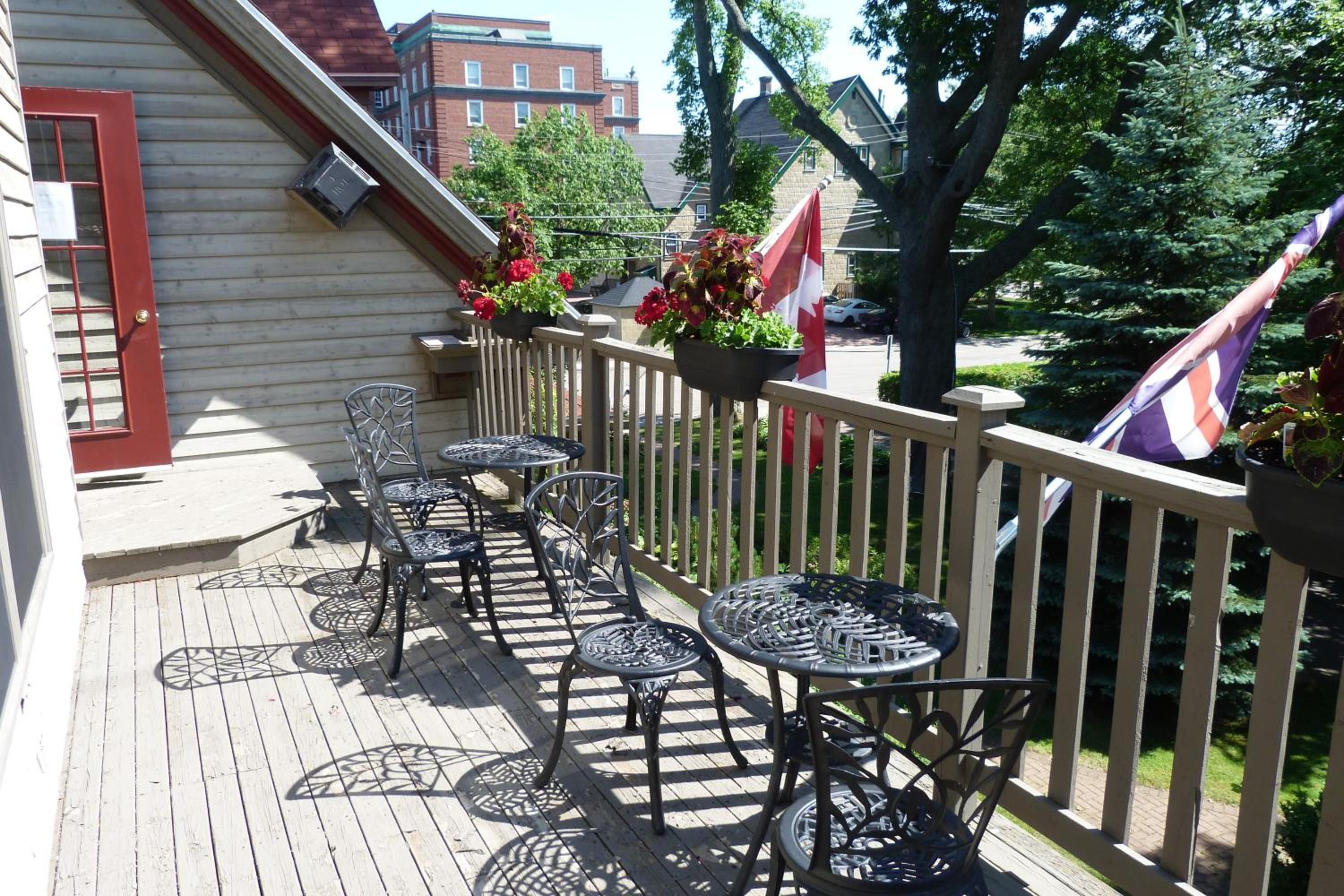 Shipwright Inn