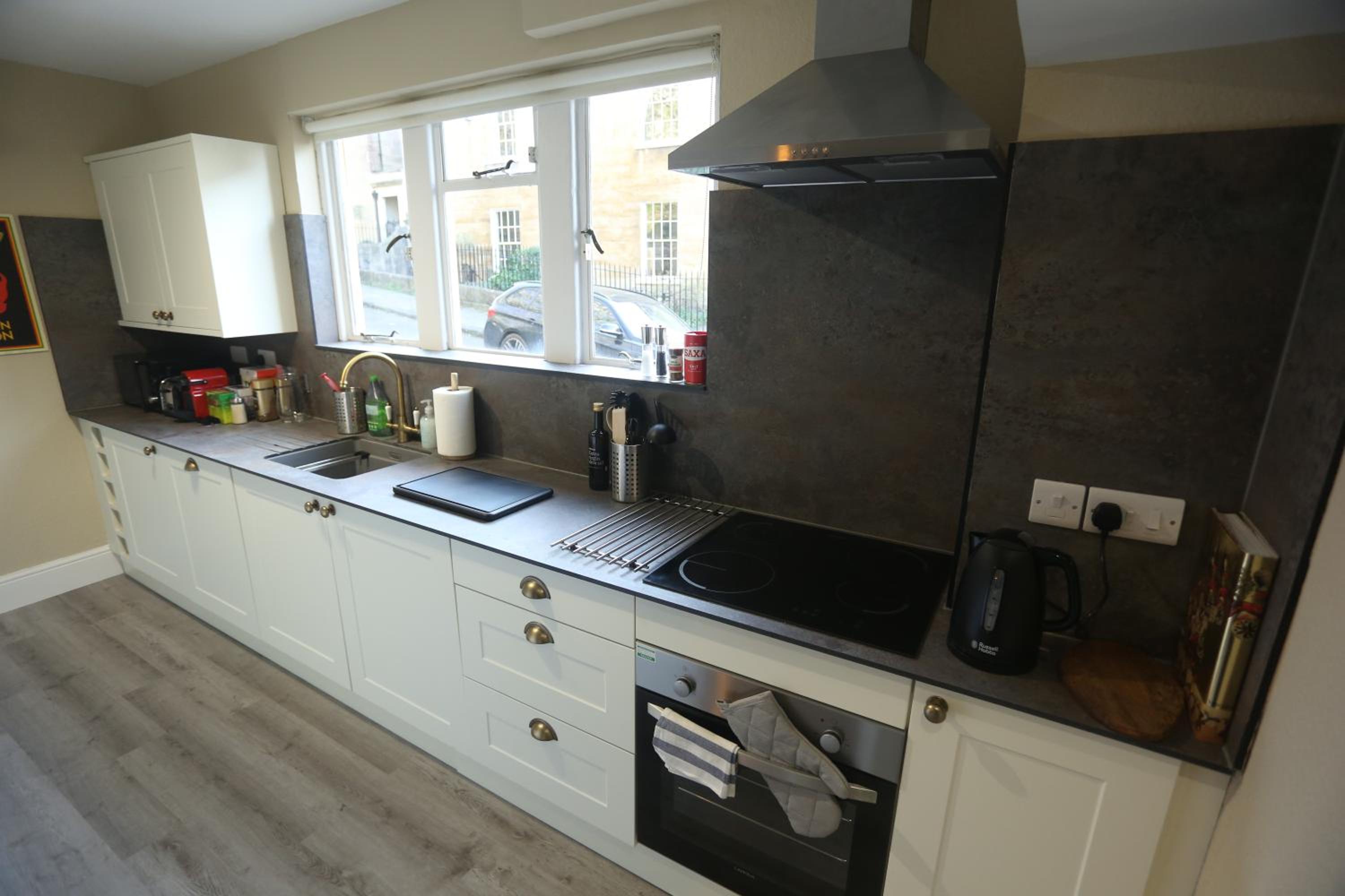 Entire Victorian Lodge in a privately gated estate with secure parking for two cars and a newly refurbished bathroom view 3