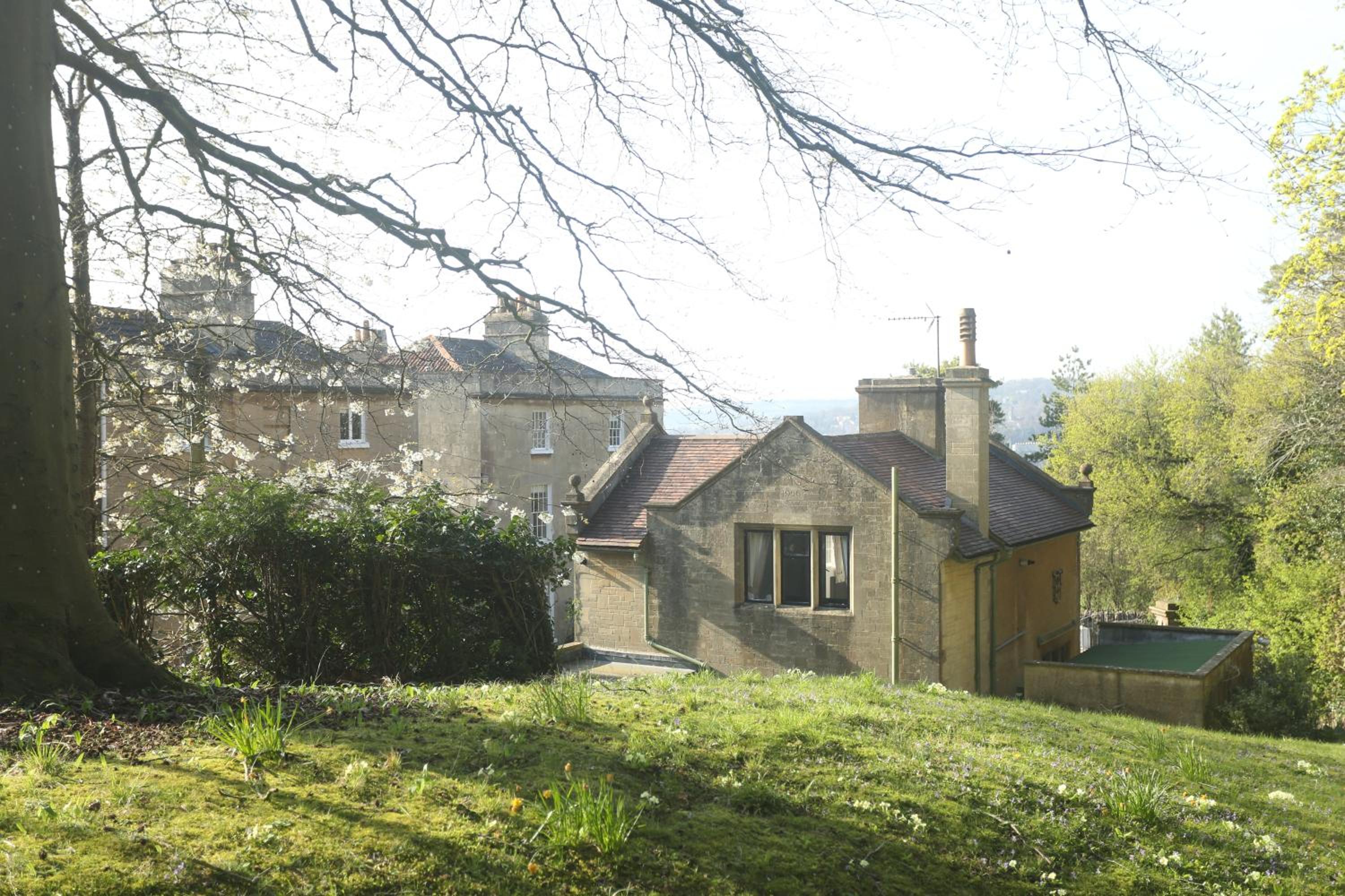 Photo 12