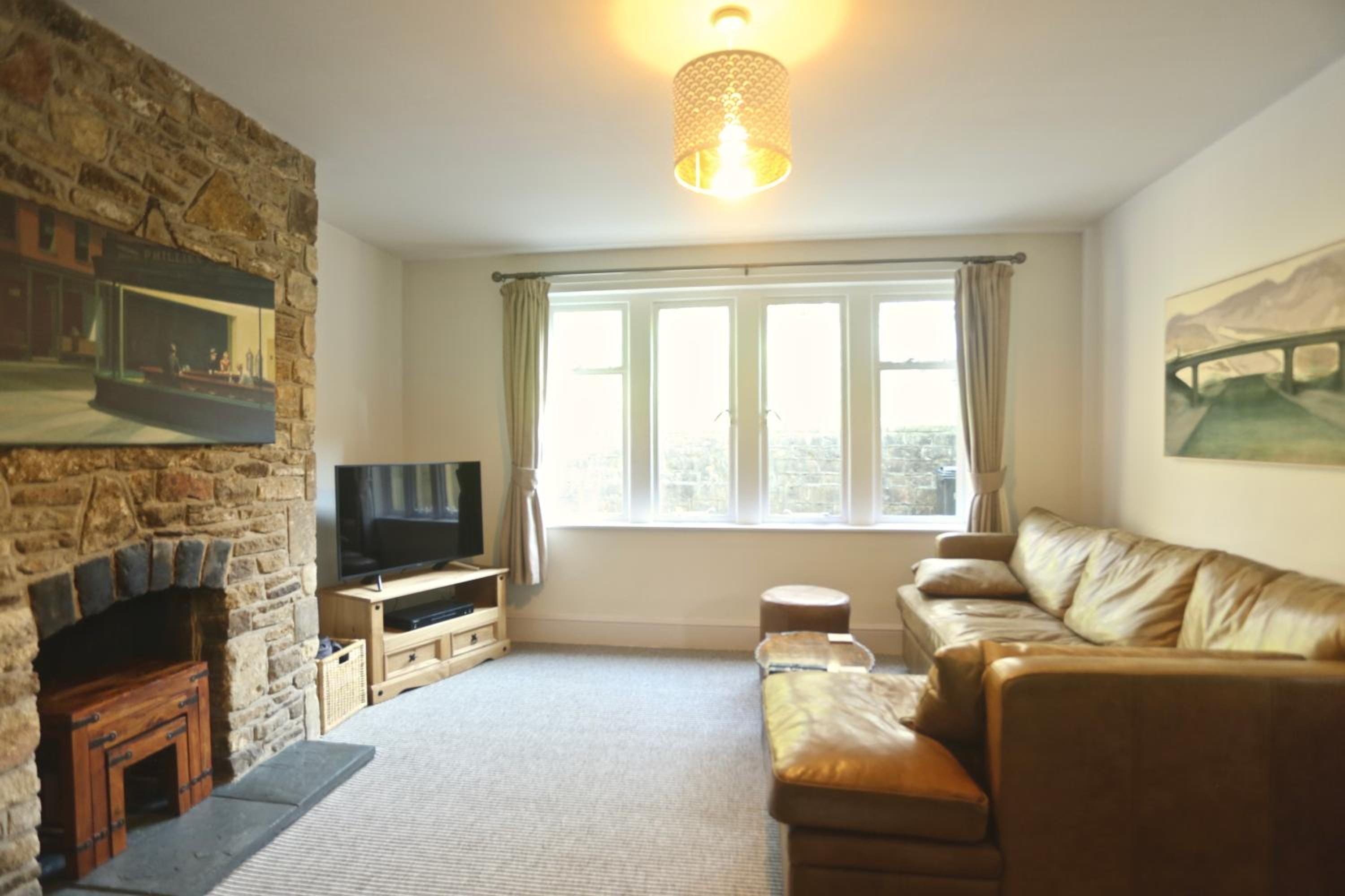 Entire Victorian Lodge in a privately gated estate with secure parking for two cars and a newly refurbished bathroom view 4