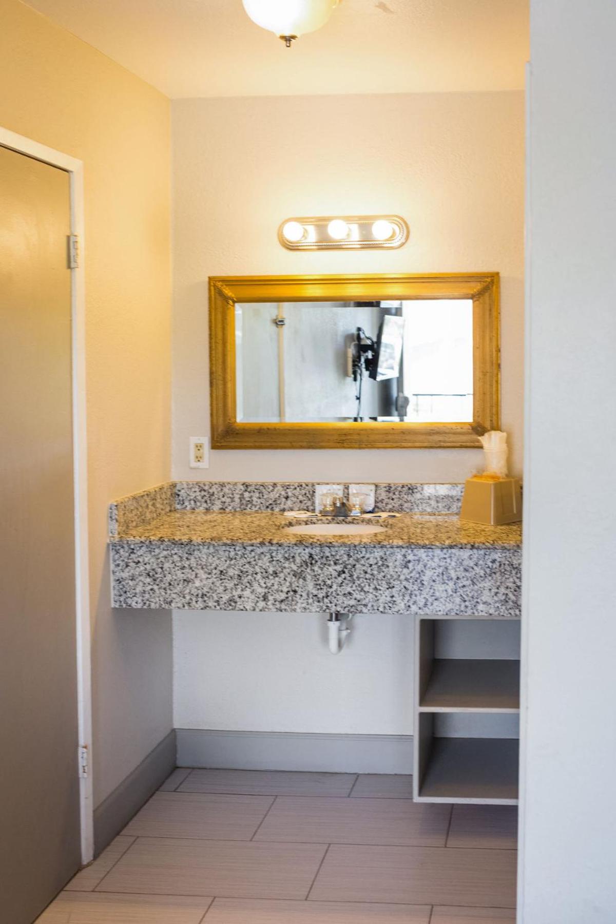 Harmony Inn and Suites
