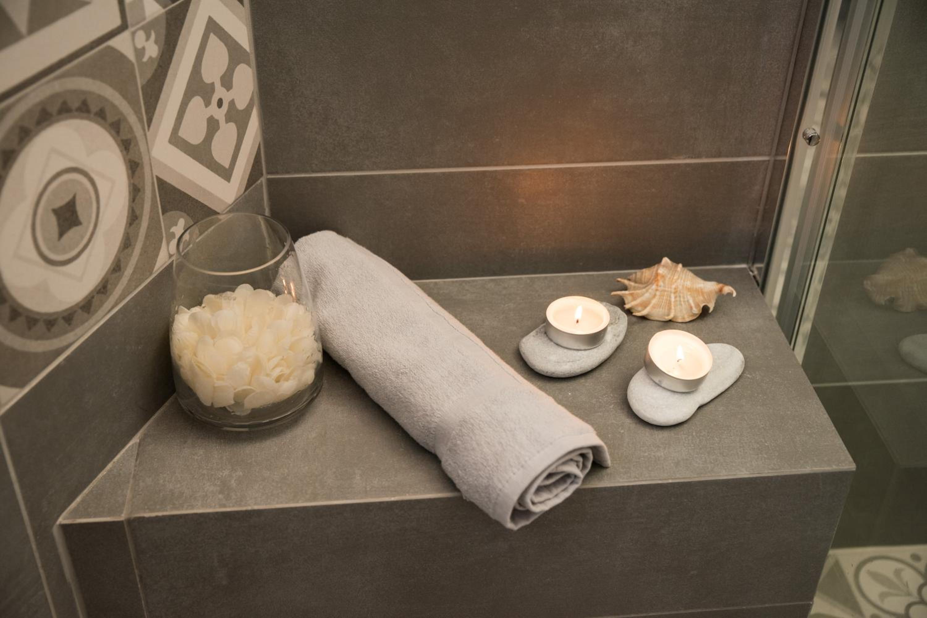 AT.thea ATHENS BOUTIQUE APARTMENTS