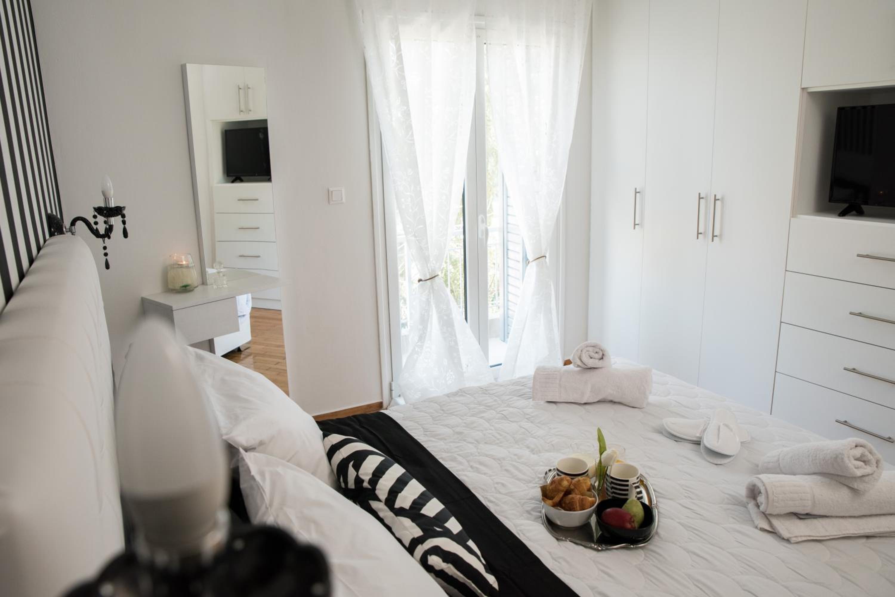 AT.thea ATHENS BOUTIQUE APARTMENTS