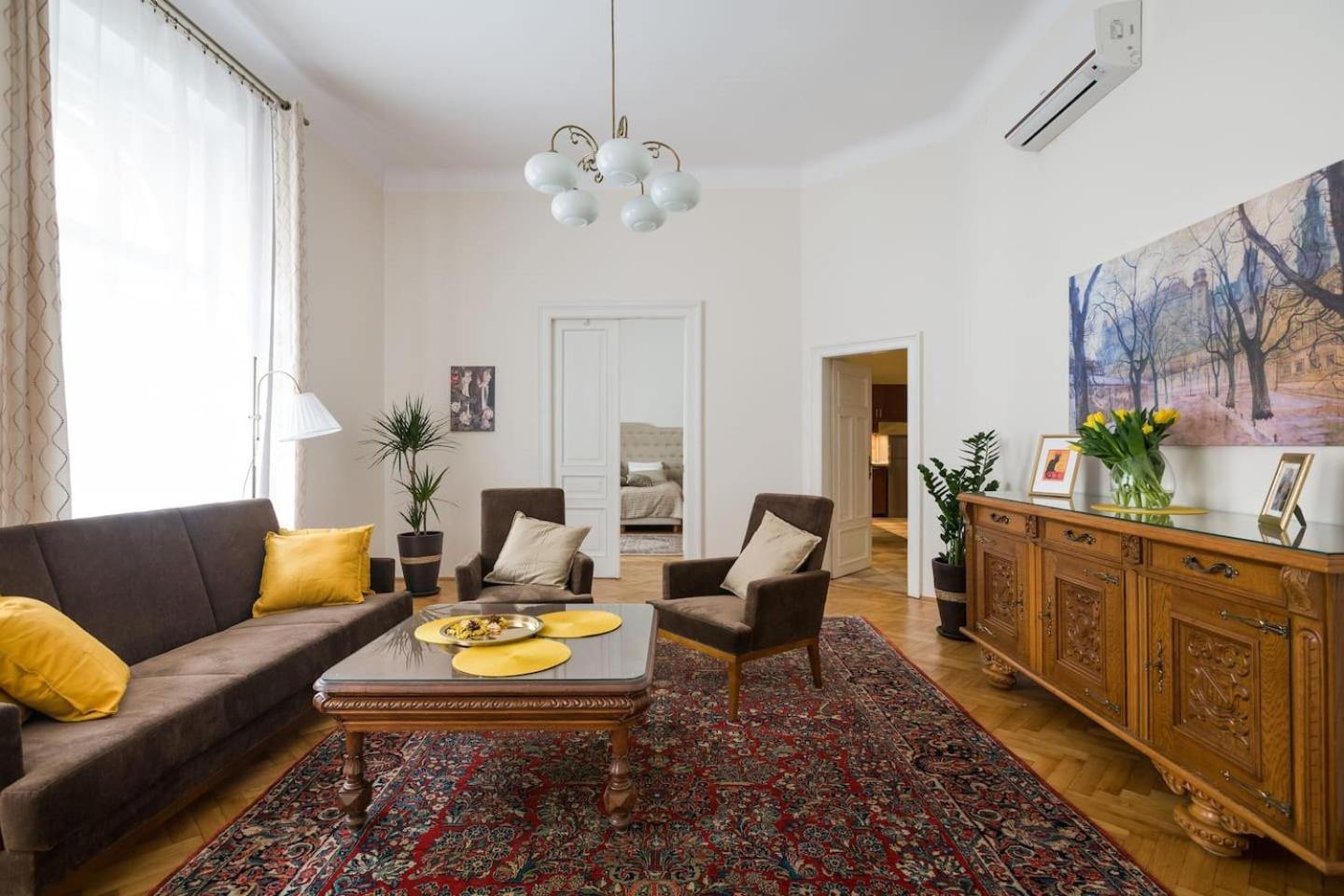 Belle Epoque II, luxury suite 50m to Main Square view 2
