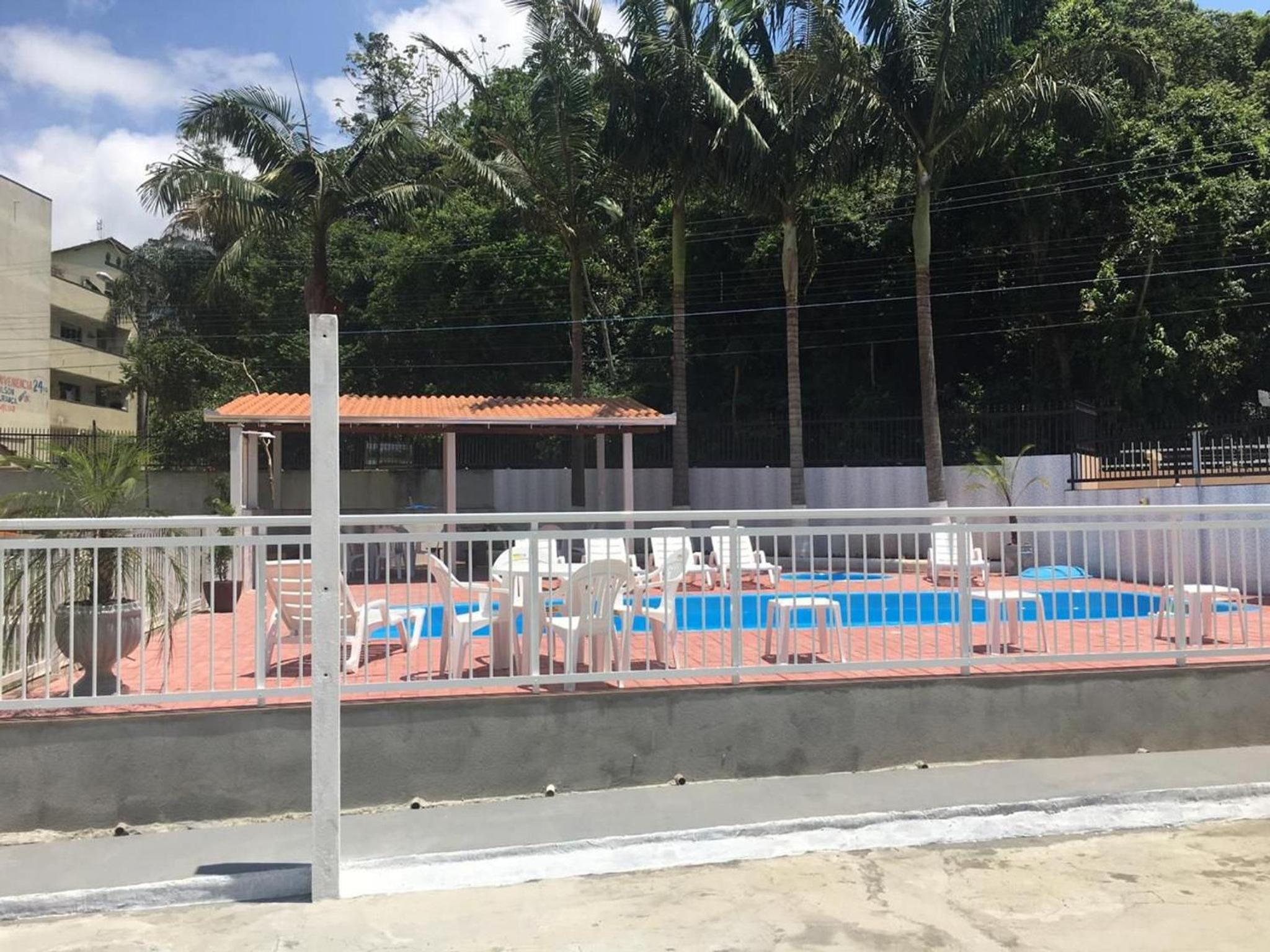 KIT 5 - Estúdio com churrasqueira piscina ar wifI vaga cozinha