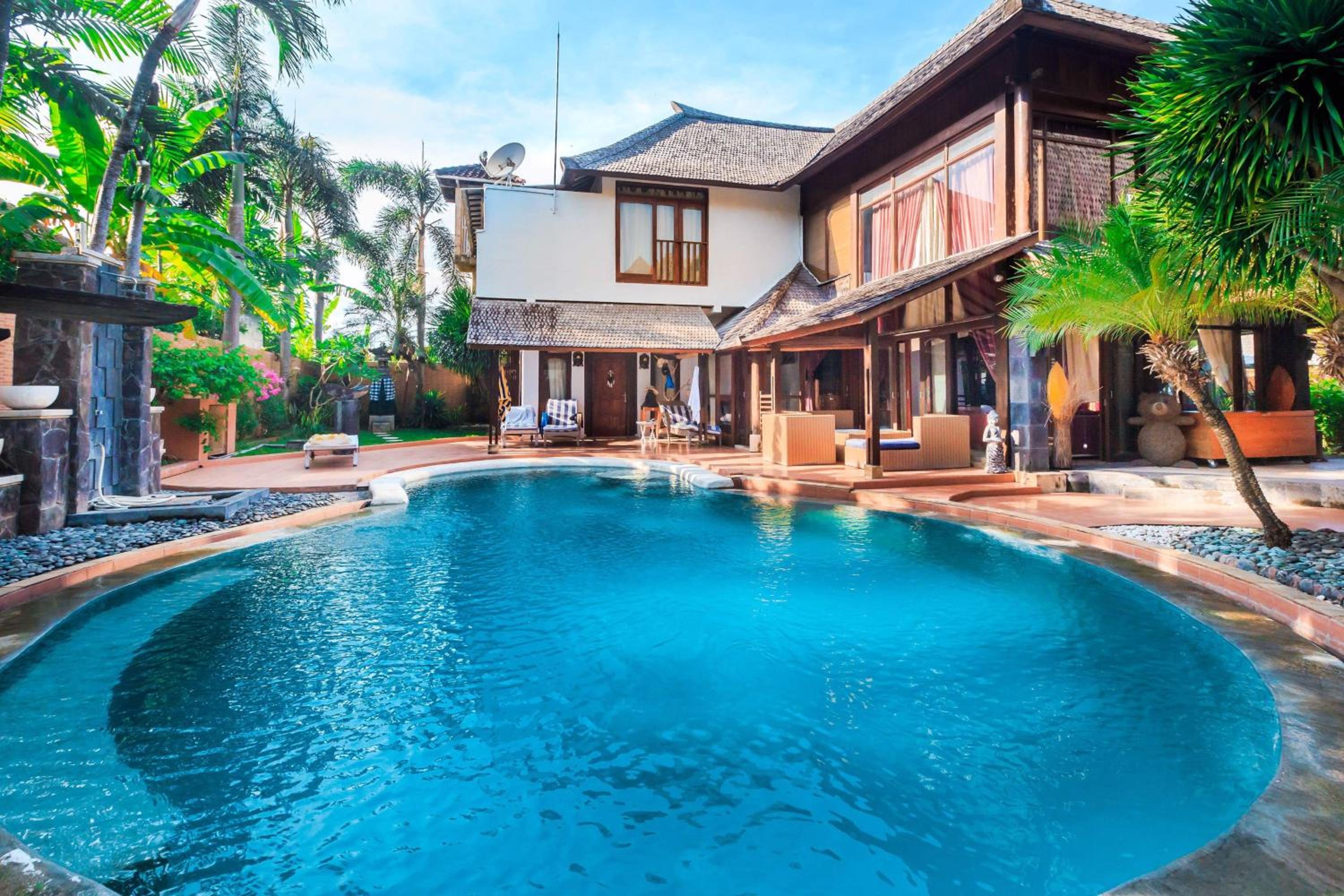 Villa Shammah - 4BR Tropical Villa Near Atlas Club view 3
