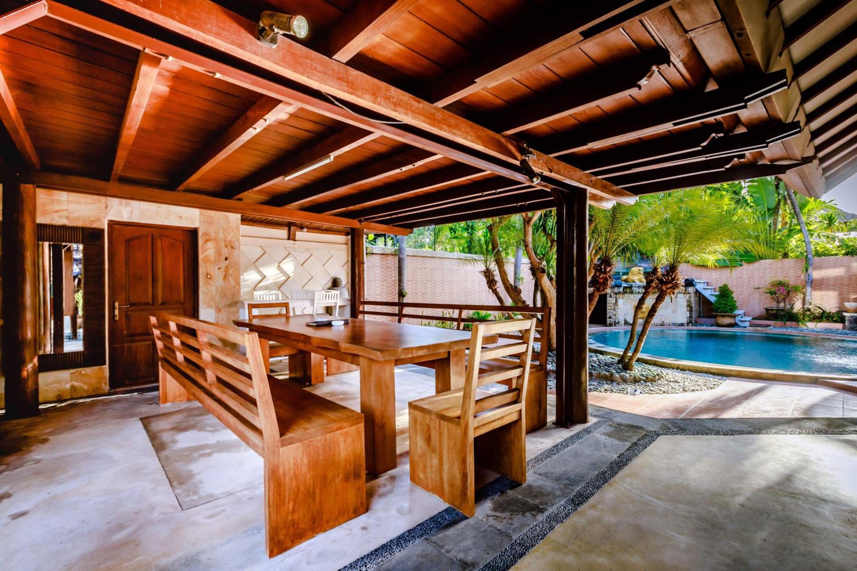 Villa Shammah - 4BR Tropical Villa Near Atlas Club view 2