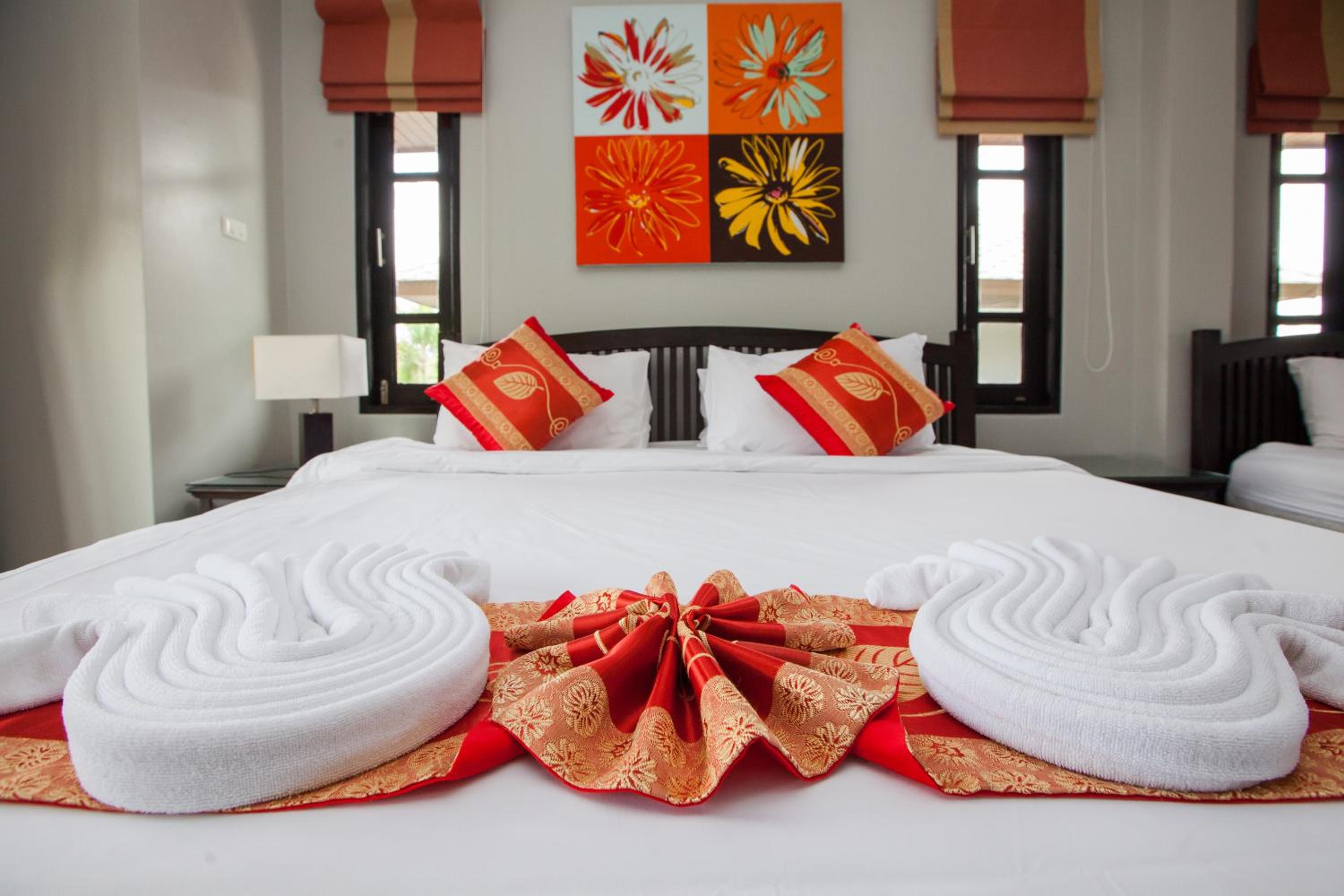 Baan Santhiya Private Pool Villas - Hotel style service with Free Tuk Tuk