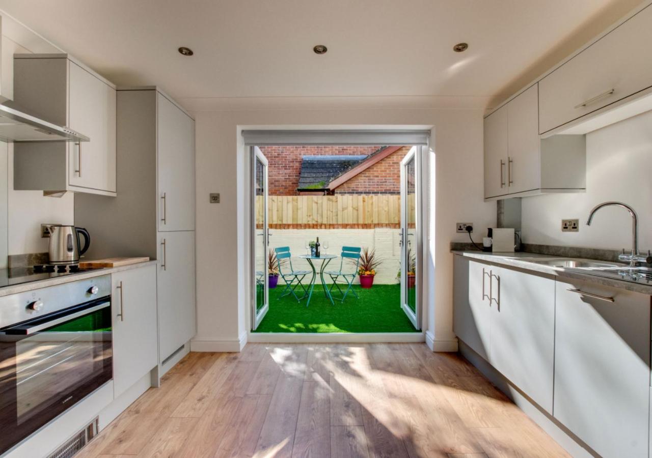 2 Bed in Cardiff oc-bow87 view 2