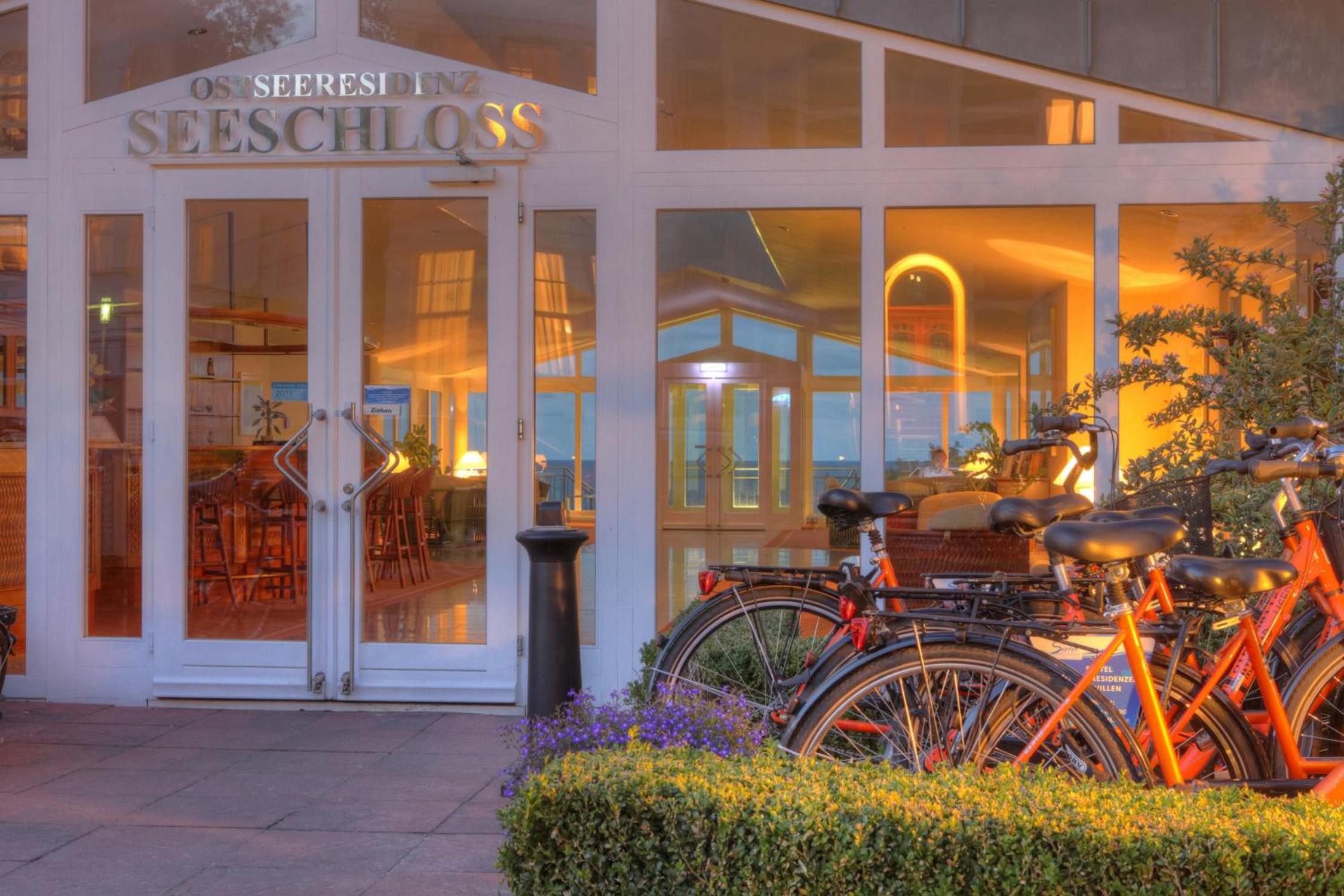 SEETELHOTEL Ostseeresidenz Bansin mit Pool und unmittelbarer Strandnähe