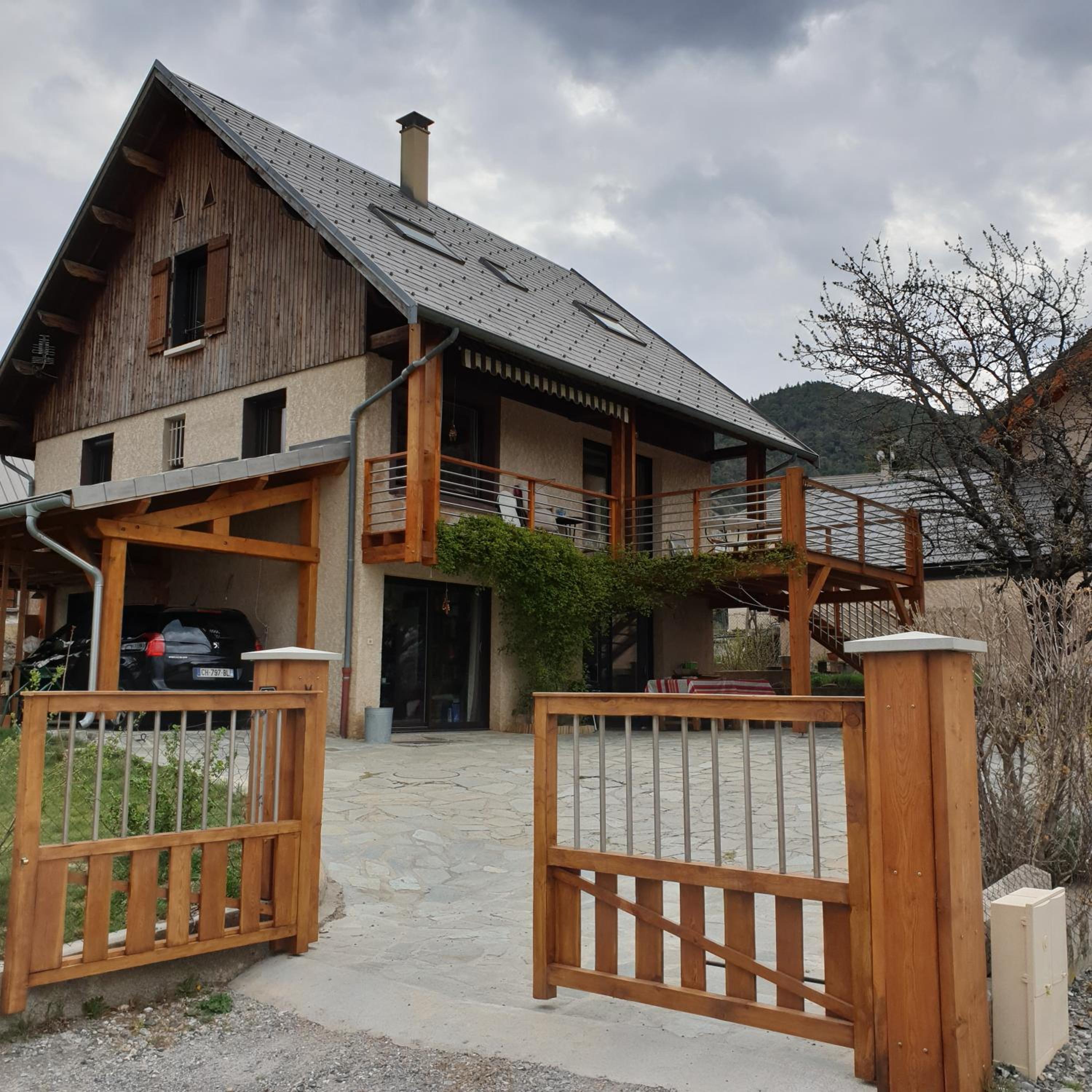 Oustal view 5