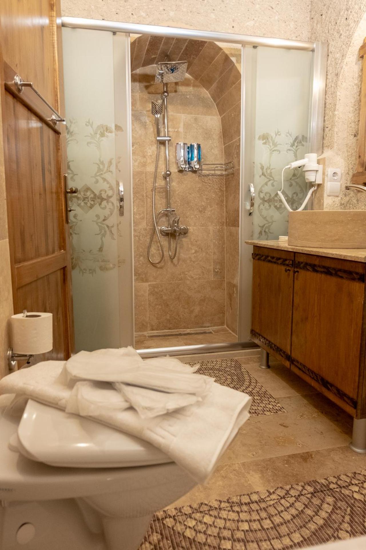 Grand Elite Cave Suites - Image 32