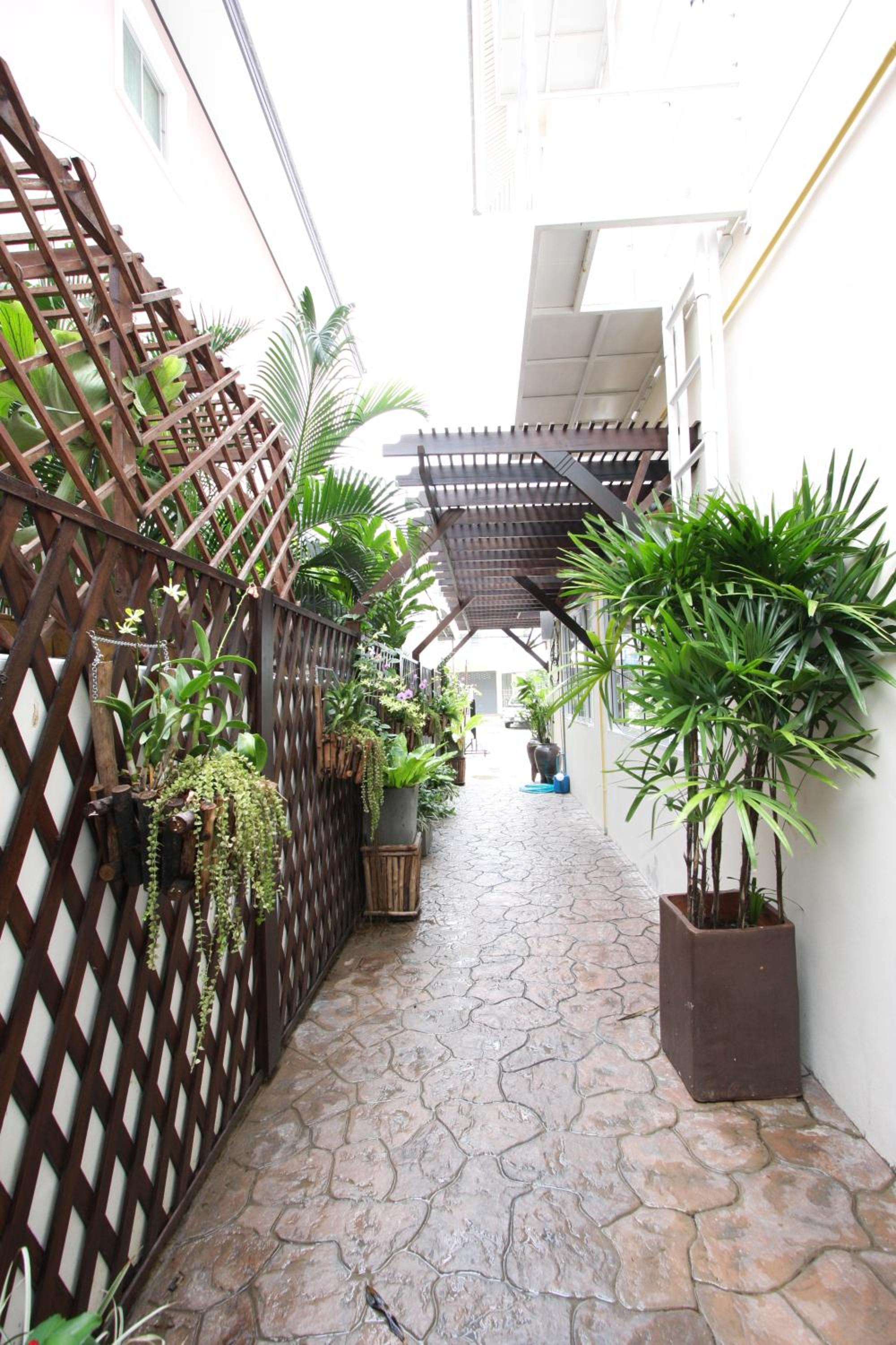 Chaba Place