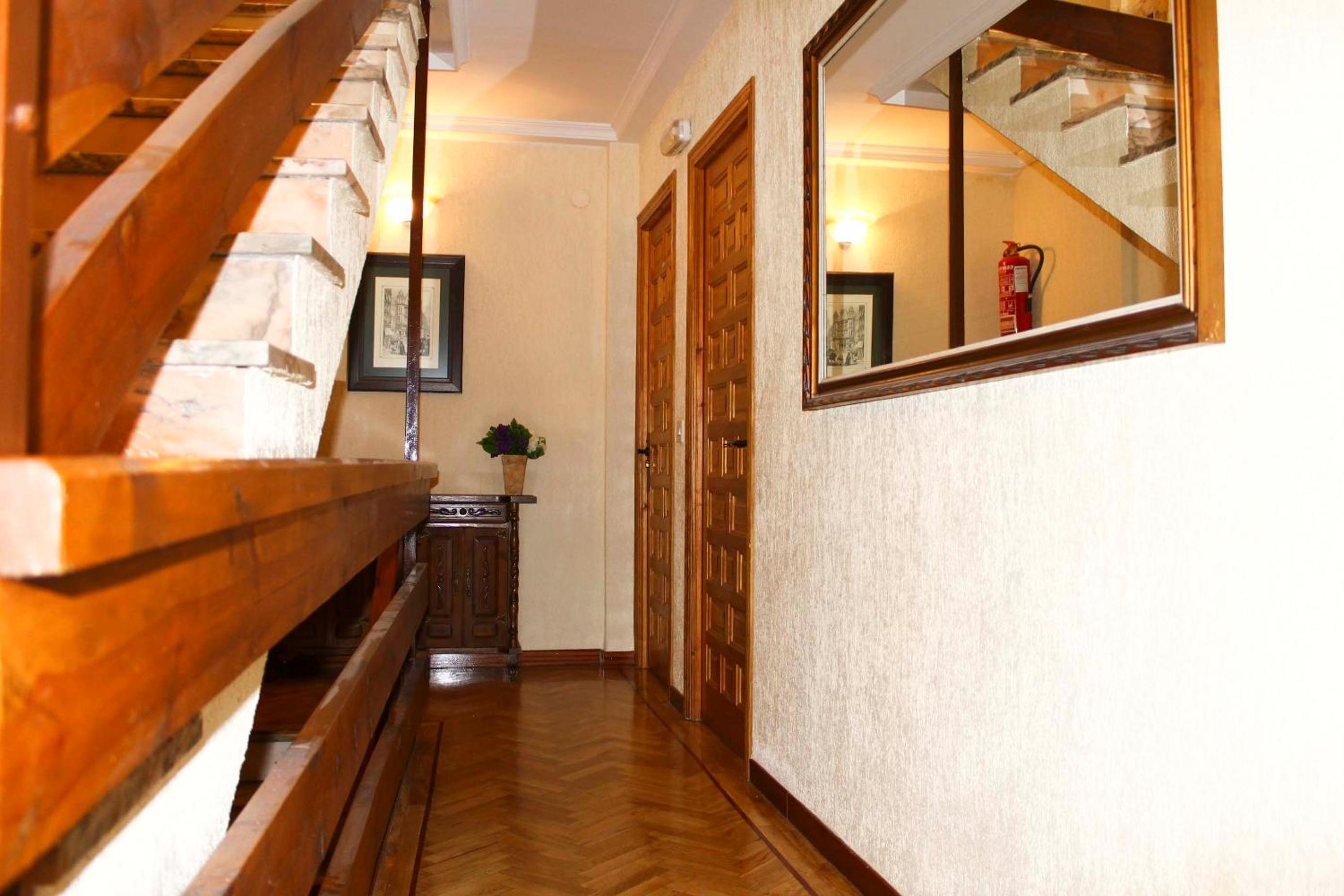 Hostal Alcántara view 5
