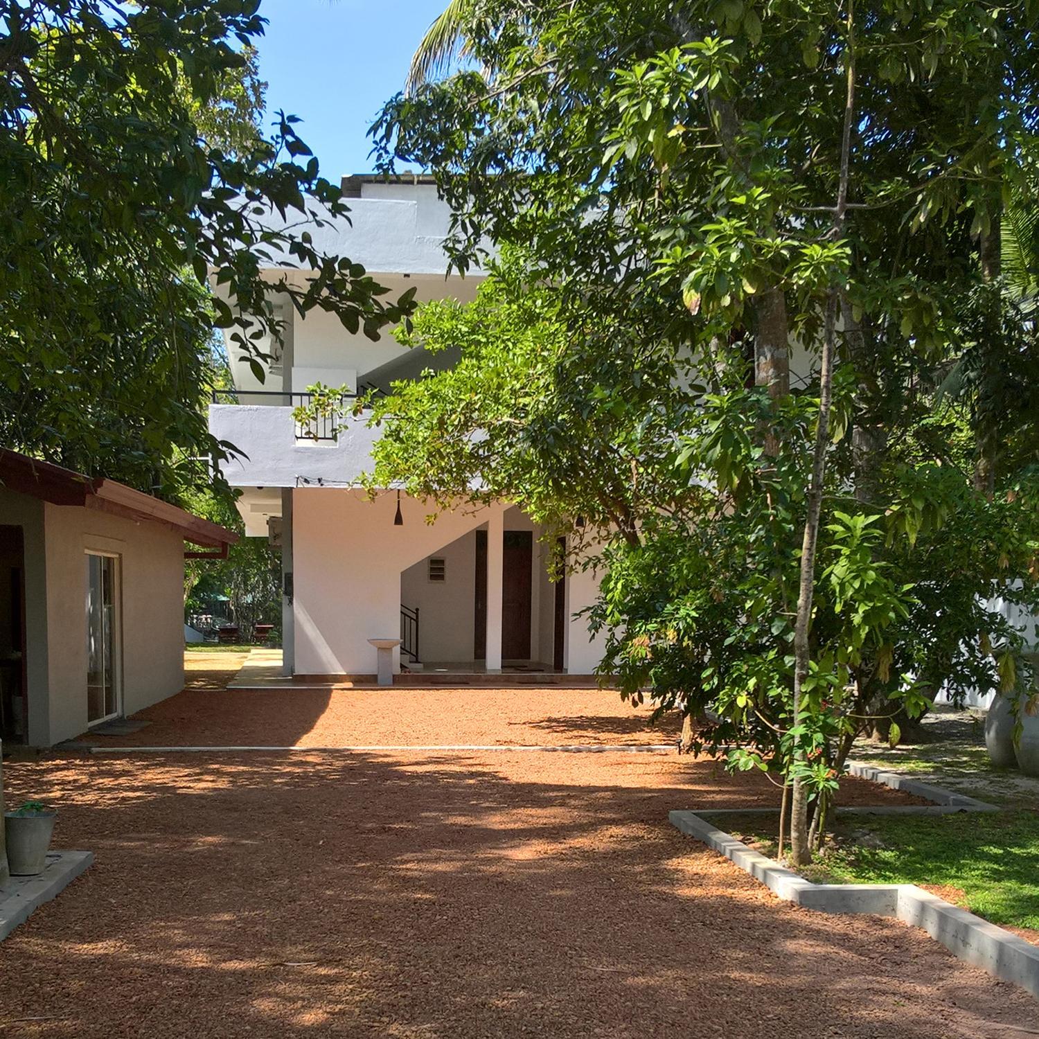 villa layanga - riverside guestrooms view 4