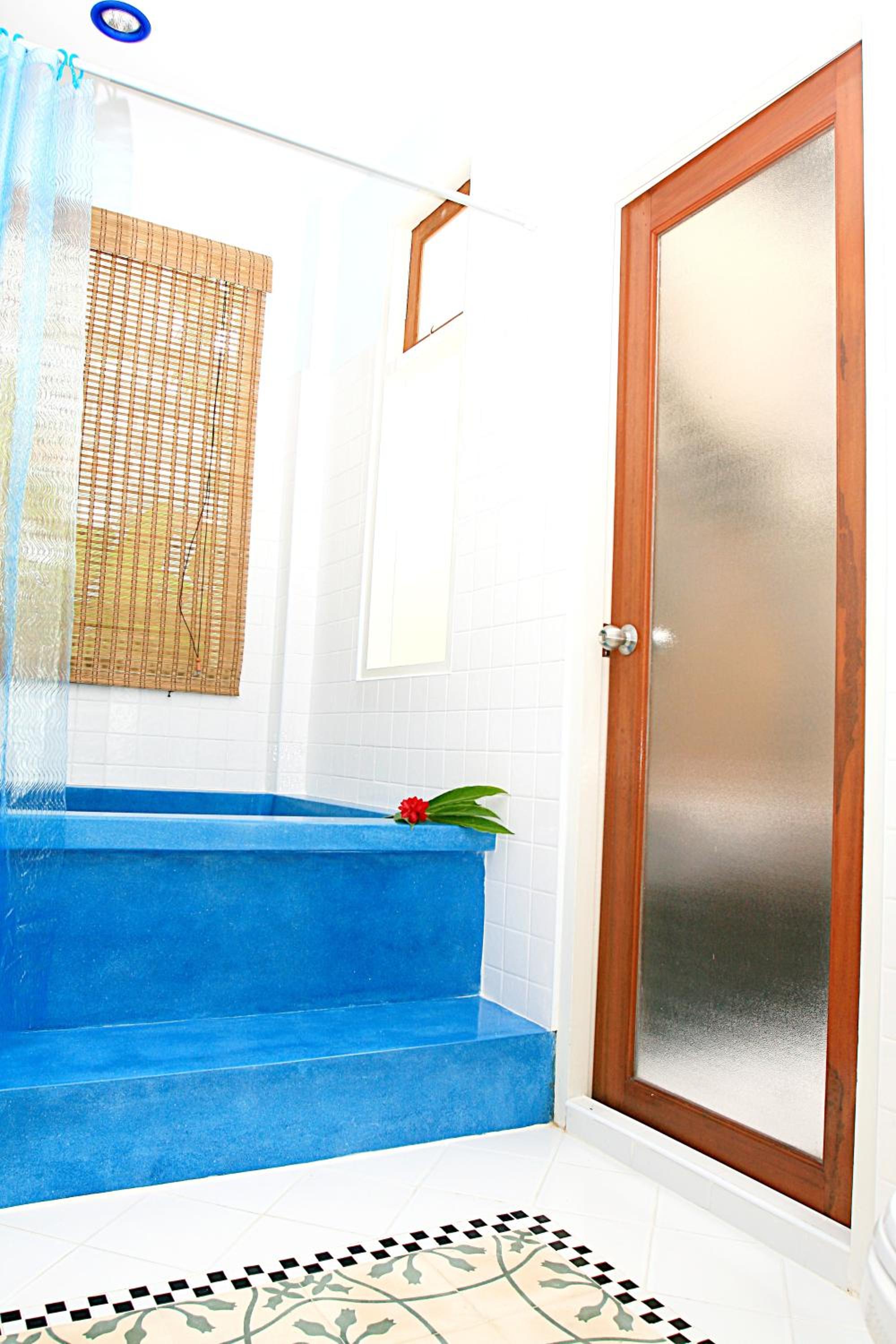 Baanmontra Beach Resort - Bankrut