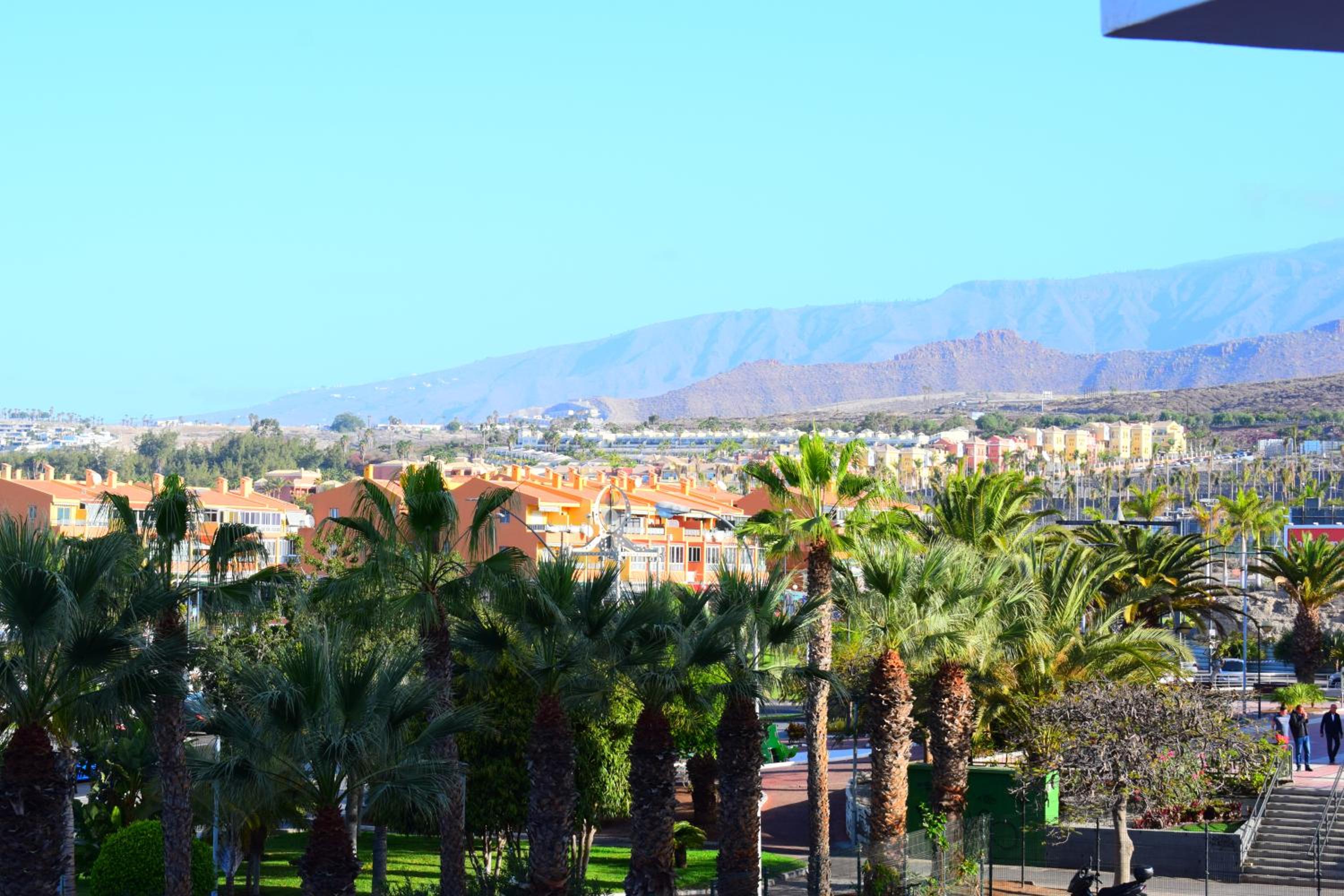 Sunny Summerland Los Cristianos, ap with city and ocean view view 3