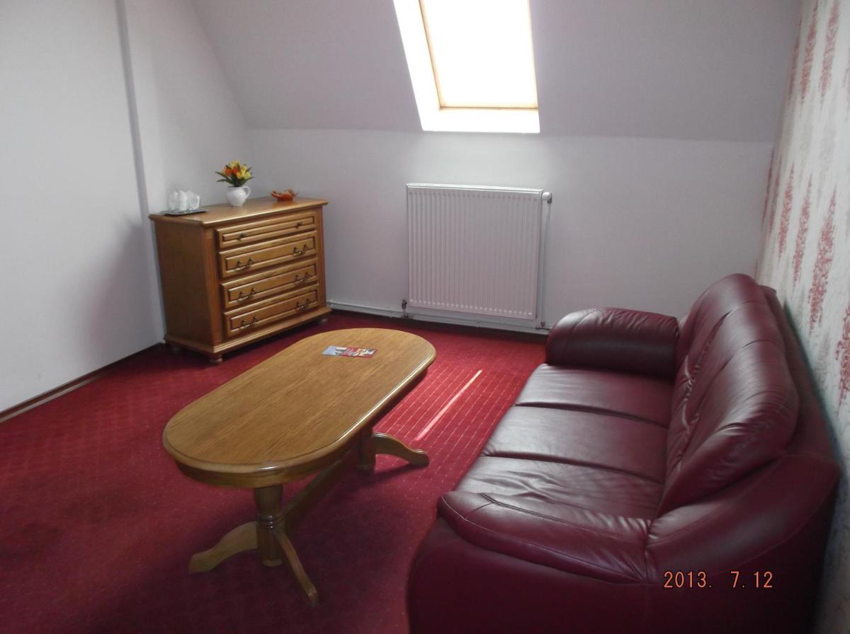 Hotel Melody en Satu Mare — living room
